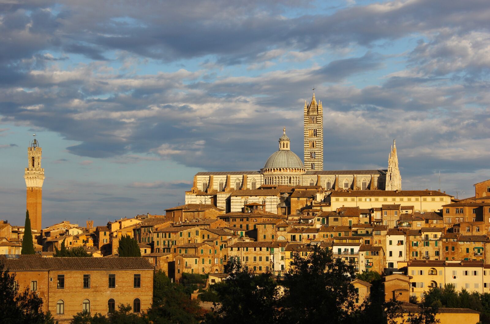Canon EOS 550D (EOS Rebel T2i / EOS Kiss X4) sample photo. Siena, tuscany, city photography