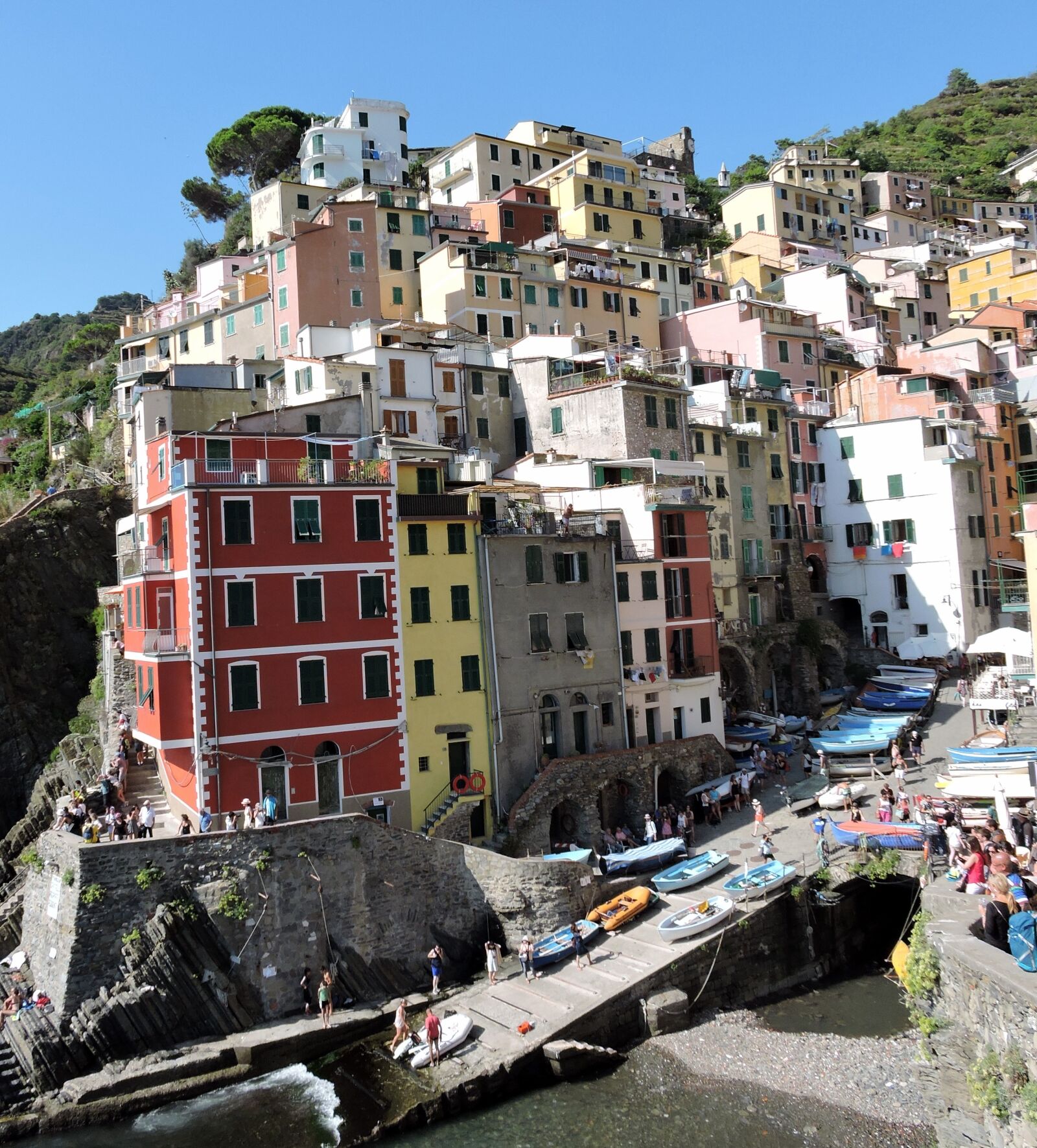 Nikon Coolpix P600 sample photo. Cinque terre, houses, colors photography