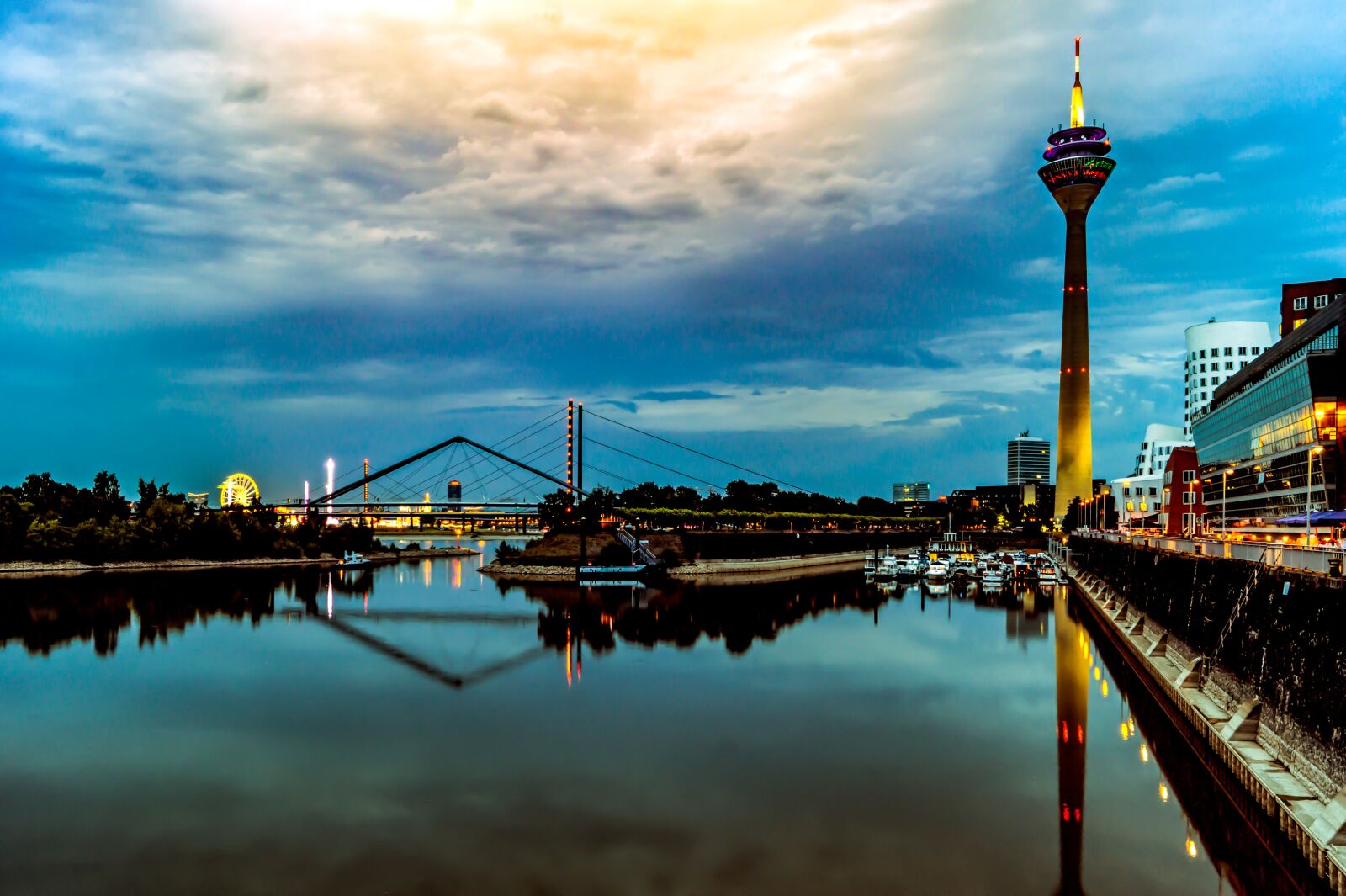 Sony SLT-A58 sample photo. D sseldorf, tv tower photography
