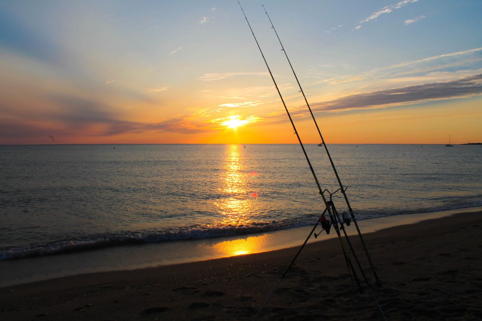 Canon EOS 1100D (EOS Rebel T3 / EOS Kiss X50) sample photo. Sunset, body of water photography