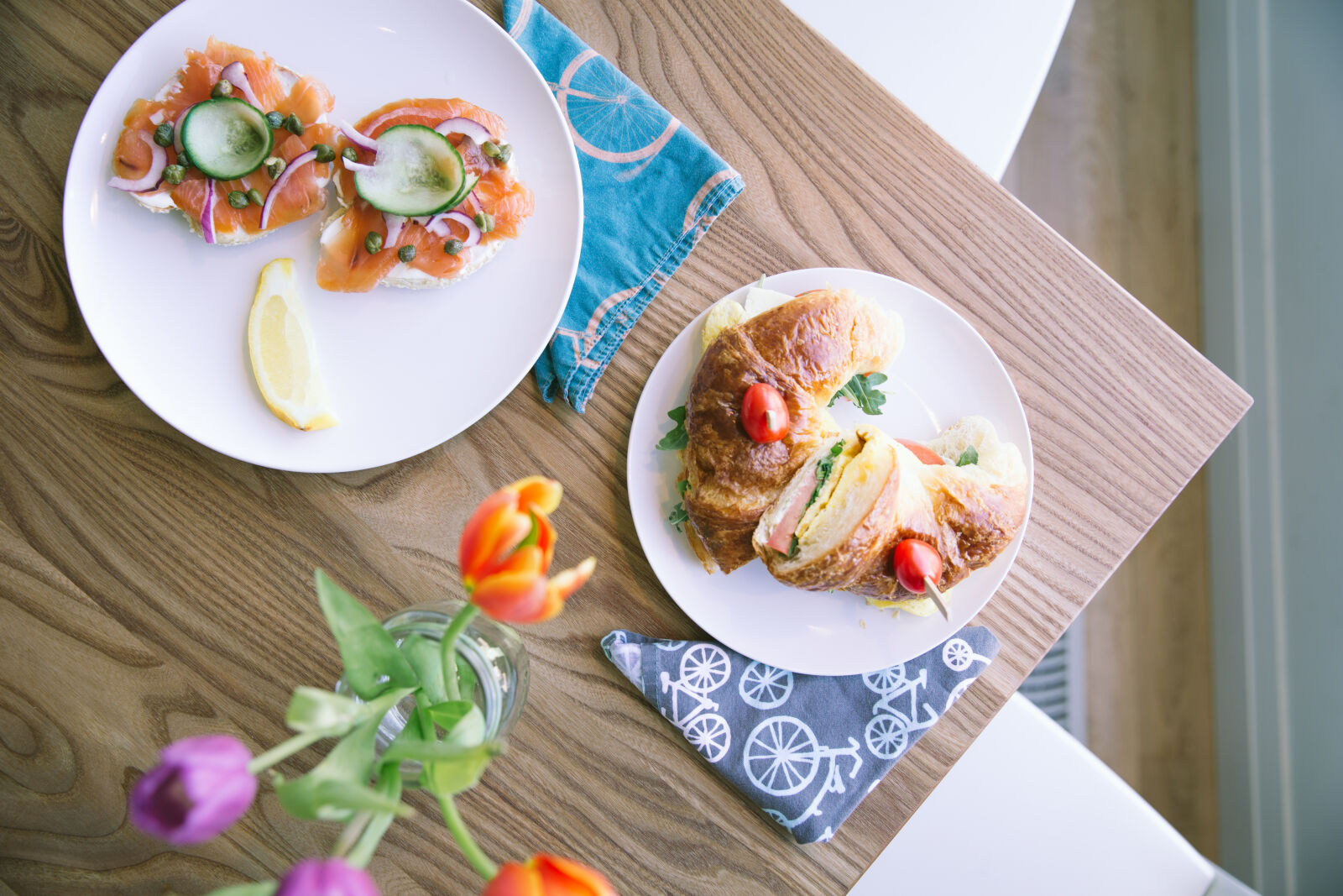 Canon EF 24-70mm F2.8L II USM sample photo. Bread, delicious, dish, flowers photography