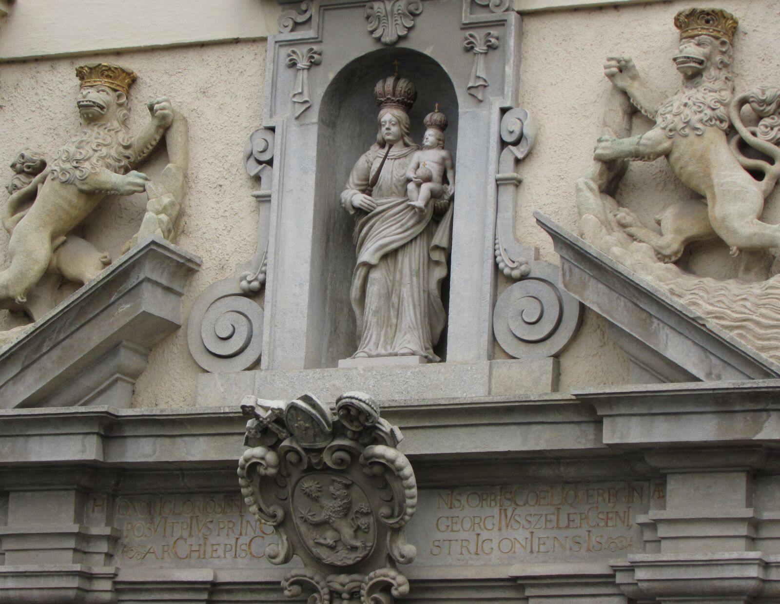Canon PowerShot SX500 IS sample photo. The fa ade, slovakia photography