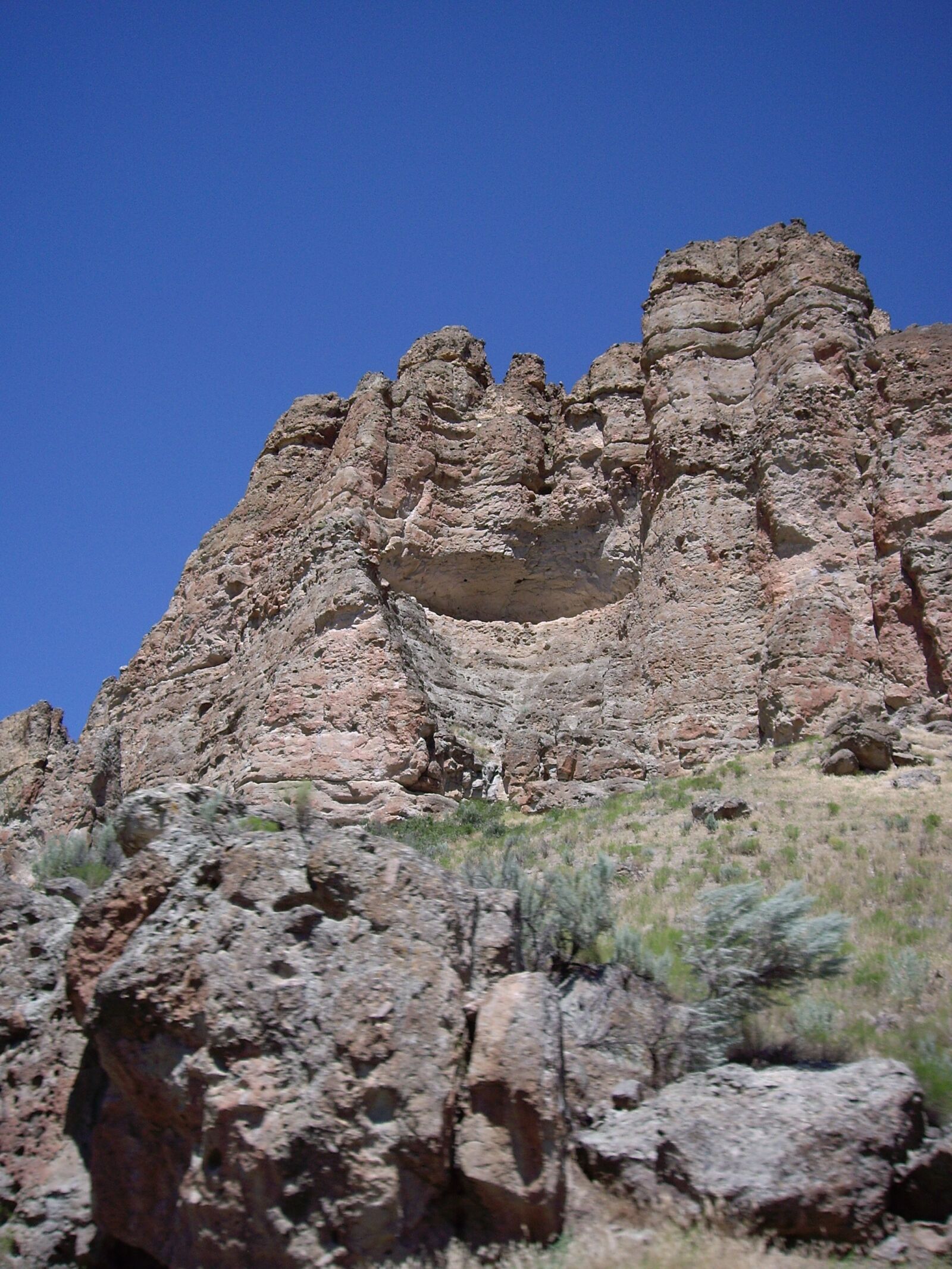 Pentax OPTIO S6 sample photo. Rocks, landscape, cliff photography