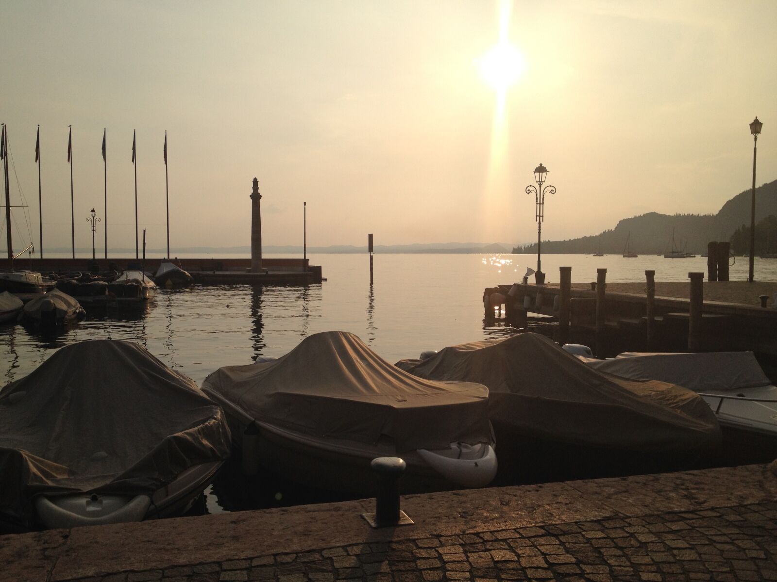 iPhone 4S back camera 4.28mm f/2.4 sample photo. Dusk, water, boats photography