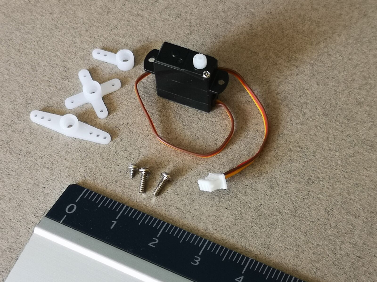 HUAWEI CLT-L29 sample photo. Servo, micro, microservo photography