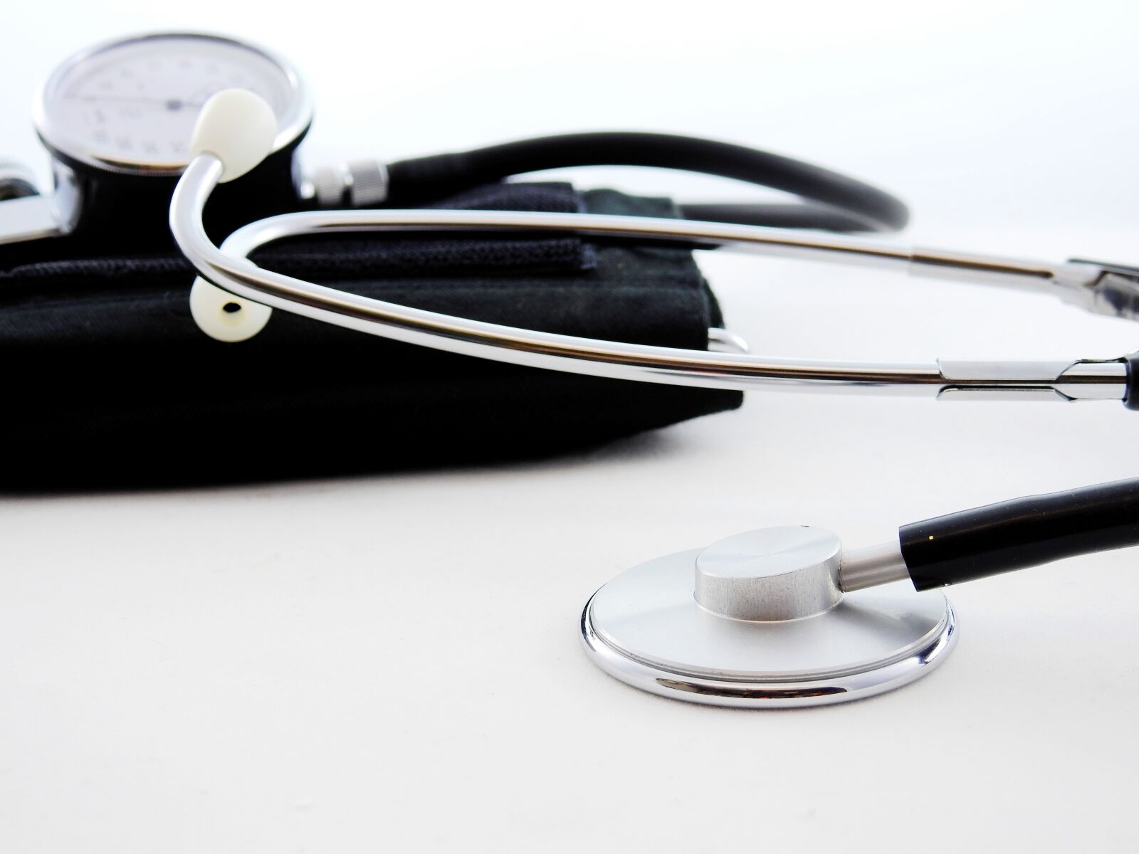 Nikon Coolpix P900 sample photo. Stethoscope, doctor, medical photography