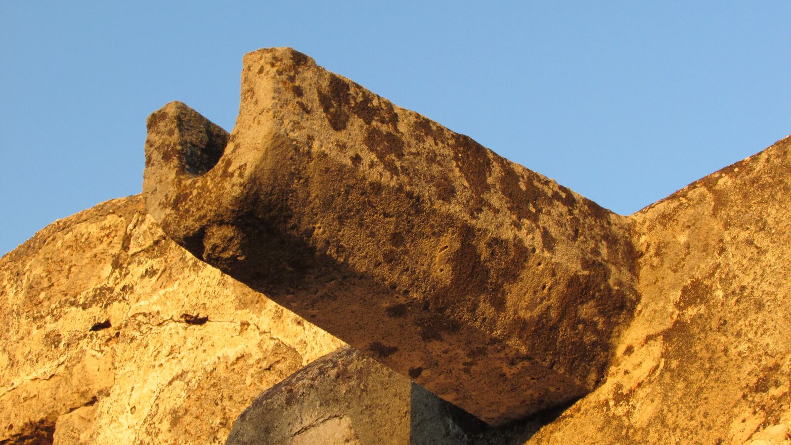 Canon PowerShot SX400 IS sample photo. Gutter, rooftop, church photography