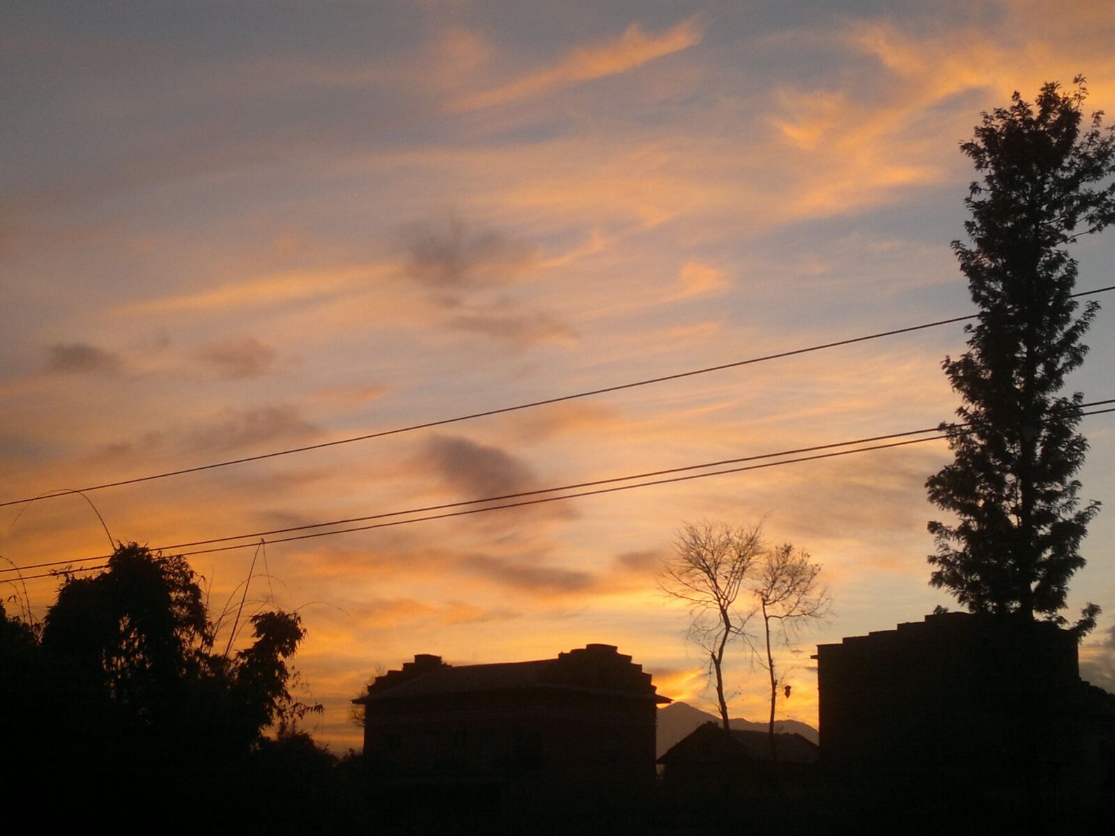 Nokia N8-00 sample photo. Nepali, the evening sky photography