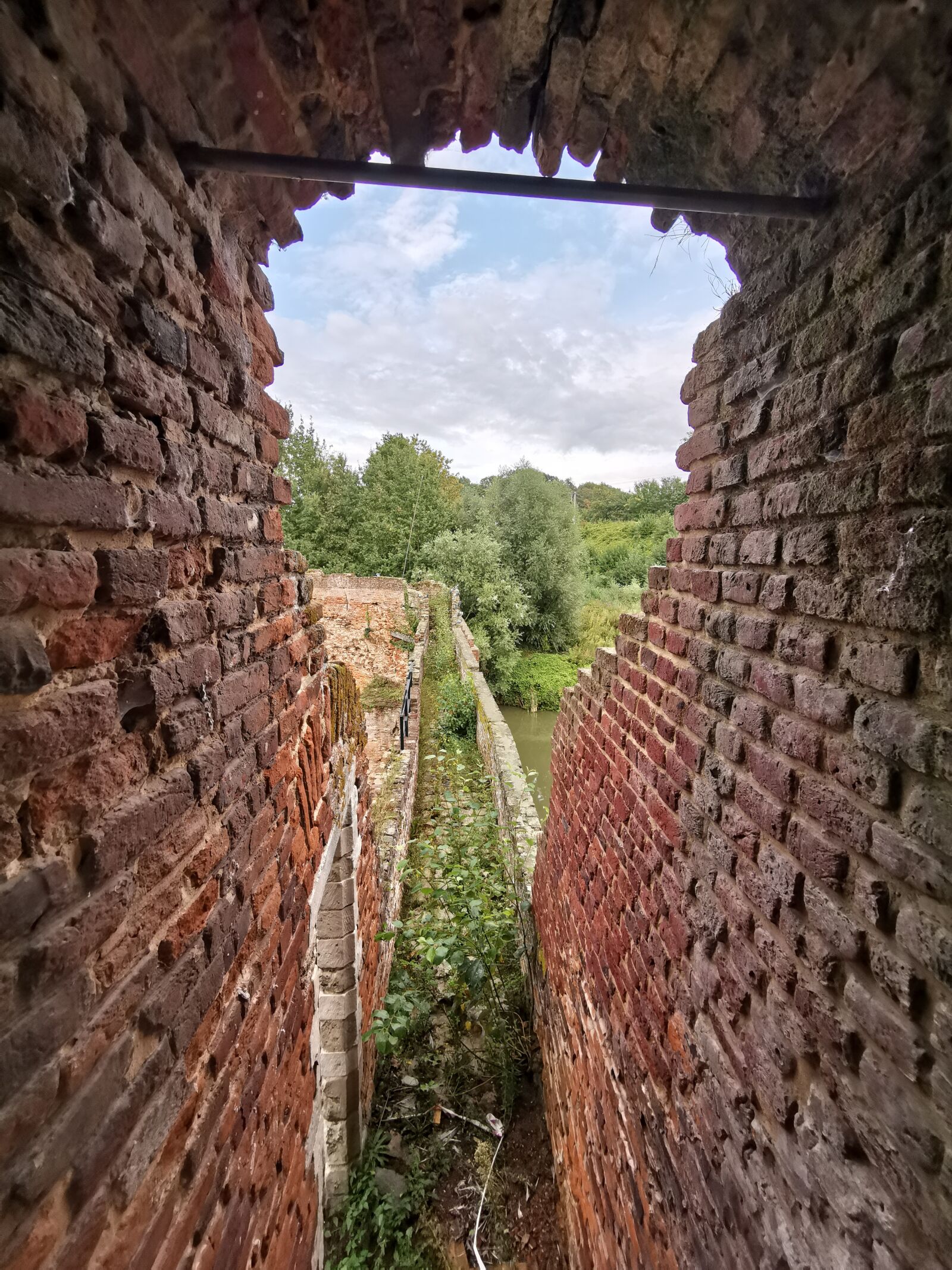 HUAWEI LYA-L29 sample photo. Castle, wall, walls photography