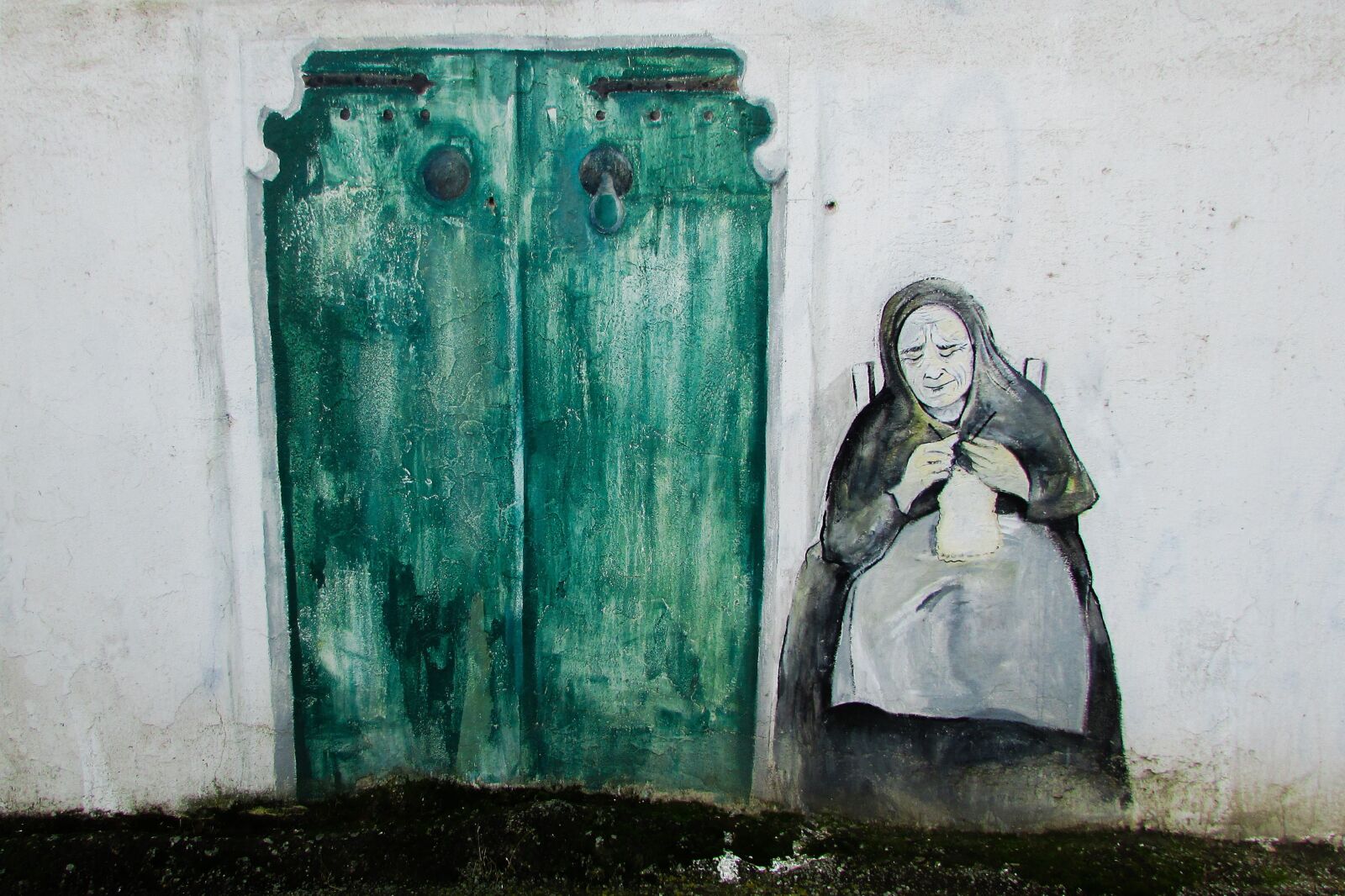 Canon PowerShot SX400 IS sample photo. Graffiti, painting, old house photography