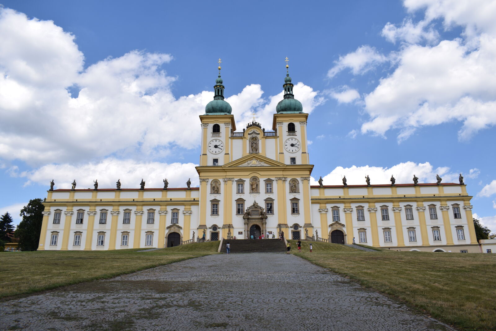 Nikon AF-P DX Nikkor 18-55mm F3.5-5.6G sample photo. Architecture, baroque, baroque, architecture photography