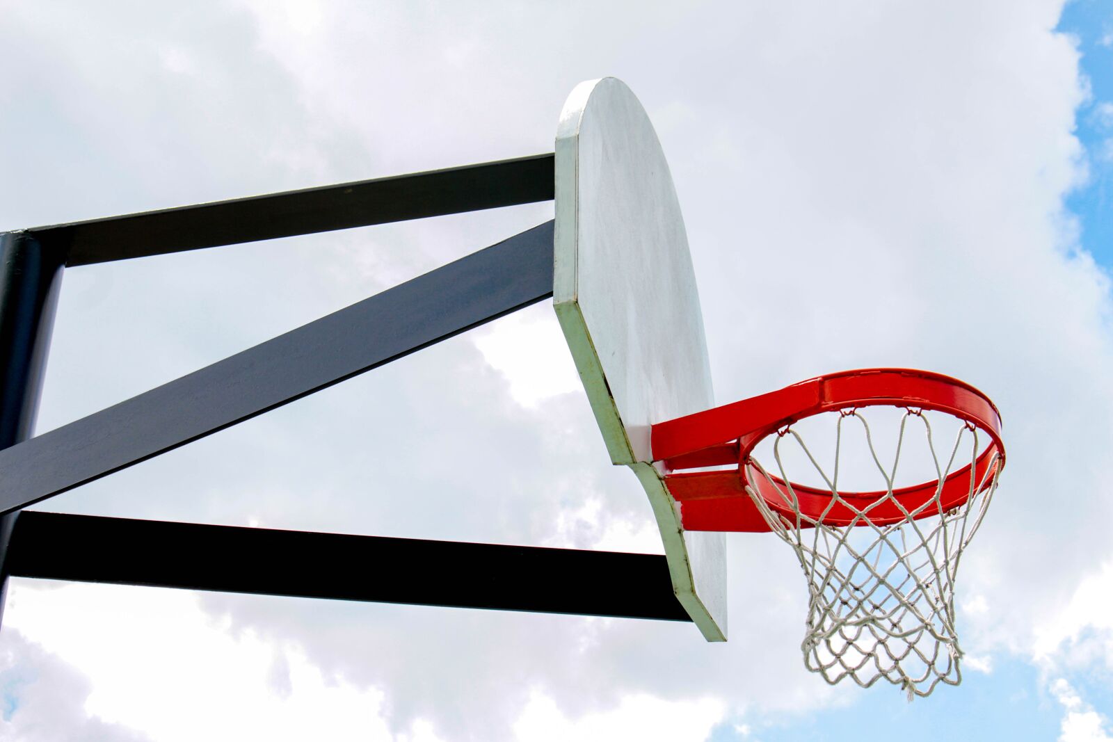 Canon EOS 700D (EOS Rebel T5i / EOS Kiss X7i) sample photo. Basket, equipment, basketball photography
