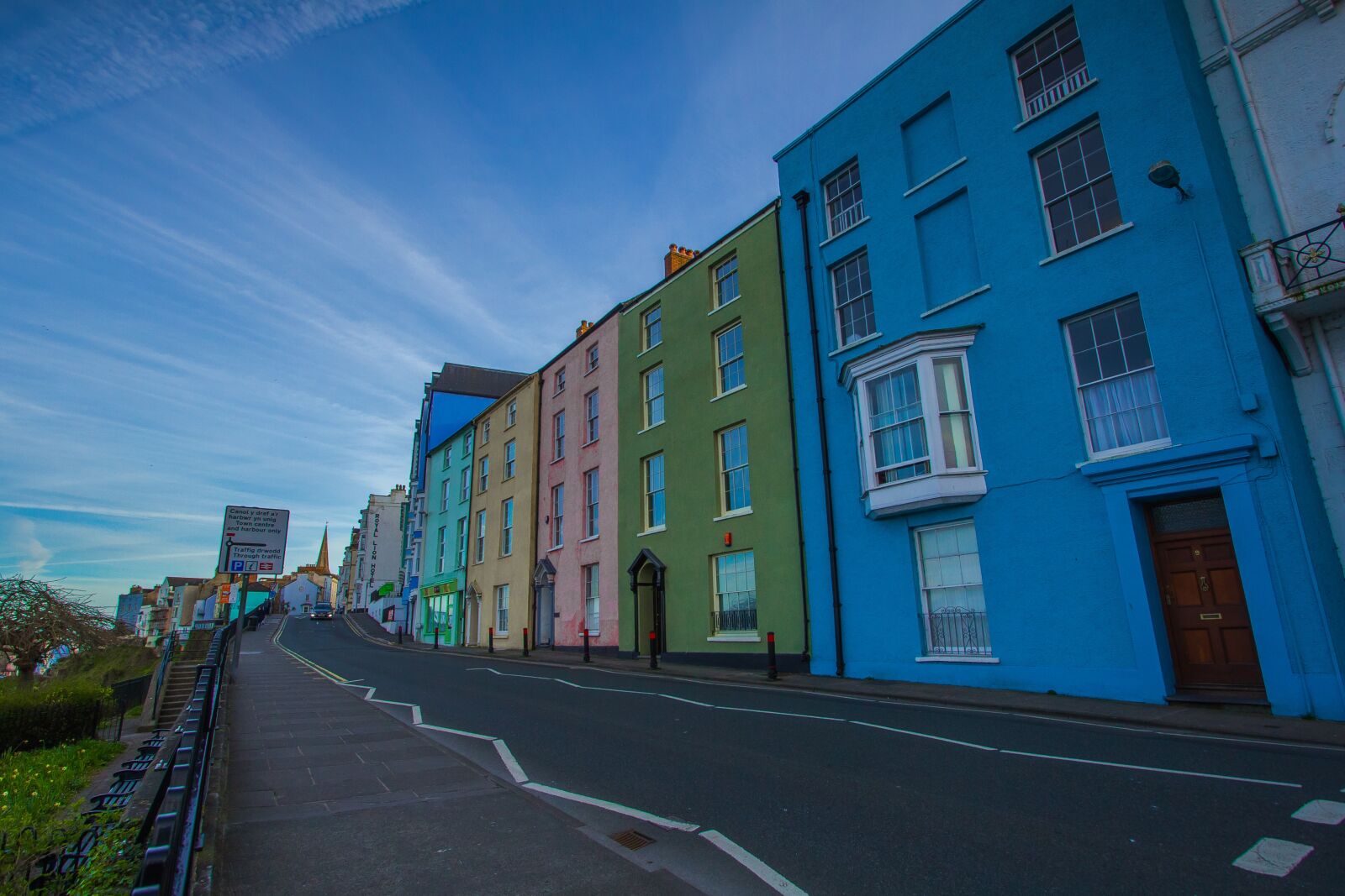 Canon EF-S 10-22mm F3.5-4.5 USM sample photo. Houses, color, architecture photography