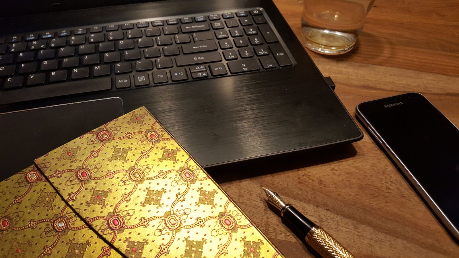 Samsung Galaxy S6 sample photo. Notebook, diary, fountain pen photography