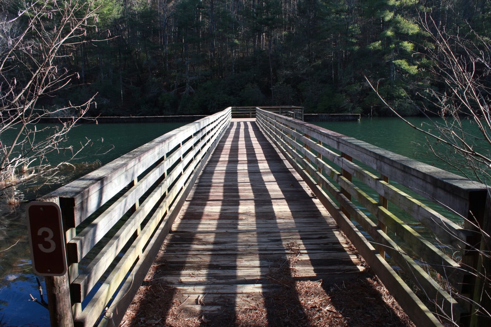 Canon EOS 600D (Rebel EOS T3i / EOS Kiss X5) sample photo. Bridge, still water, shade photography