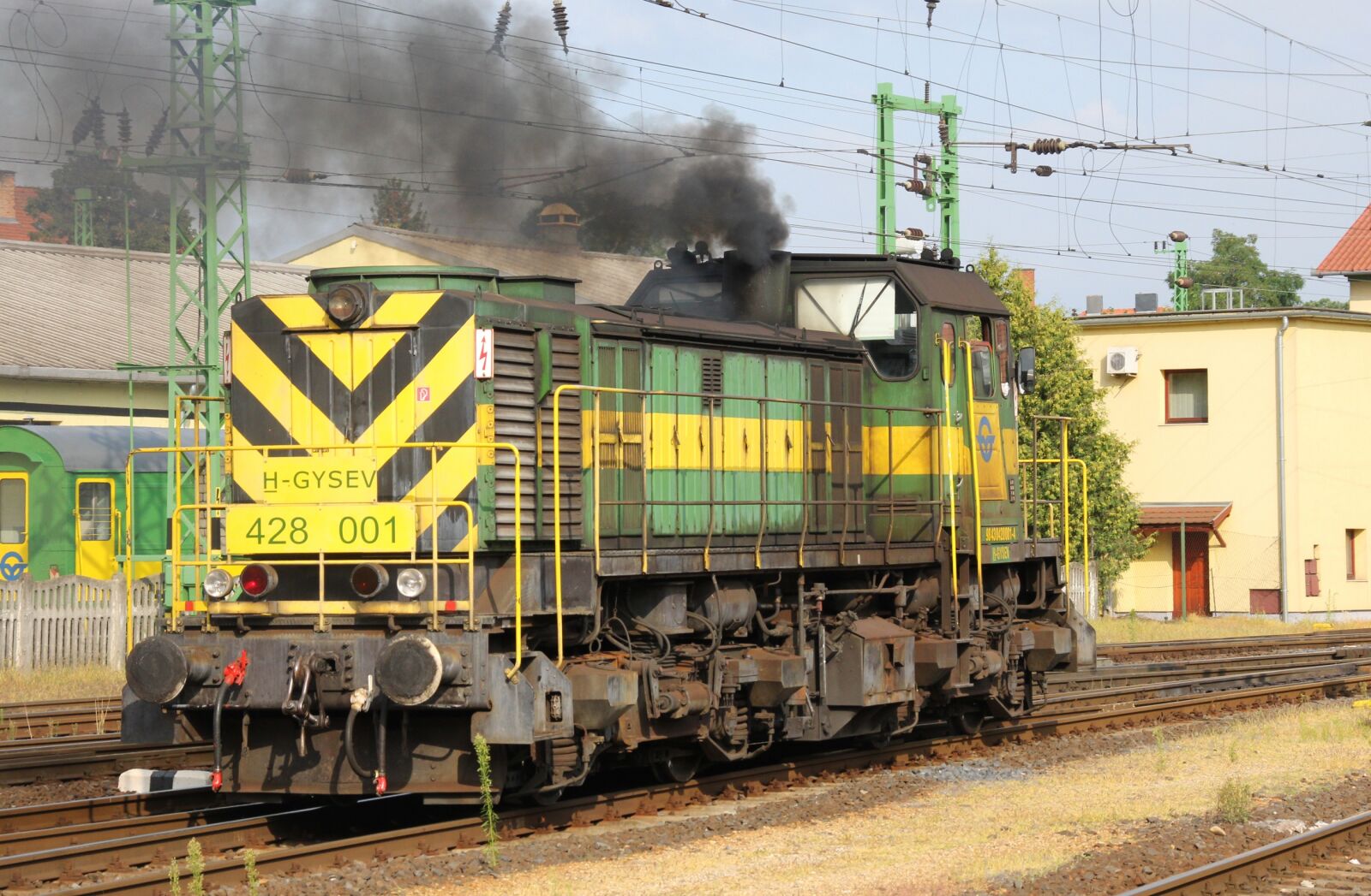 Canon EOS 60D + Canon TS-E 90mm F2.8 Tilt-Shift sample photo. Diesel locomotive, railway, verschublok photography