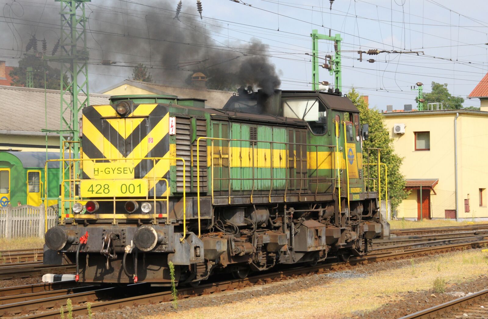 Canon EOS 60D + Canon TS-E 90mm F2.8 Tilt-Shift sample photo. Diesel locomotive, railway, verschublok photography