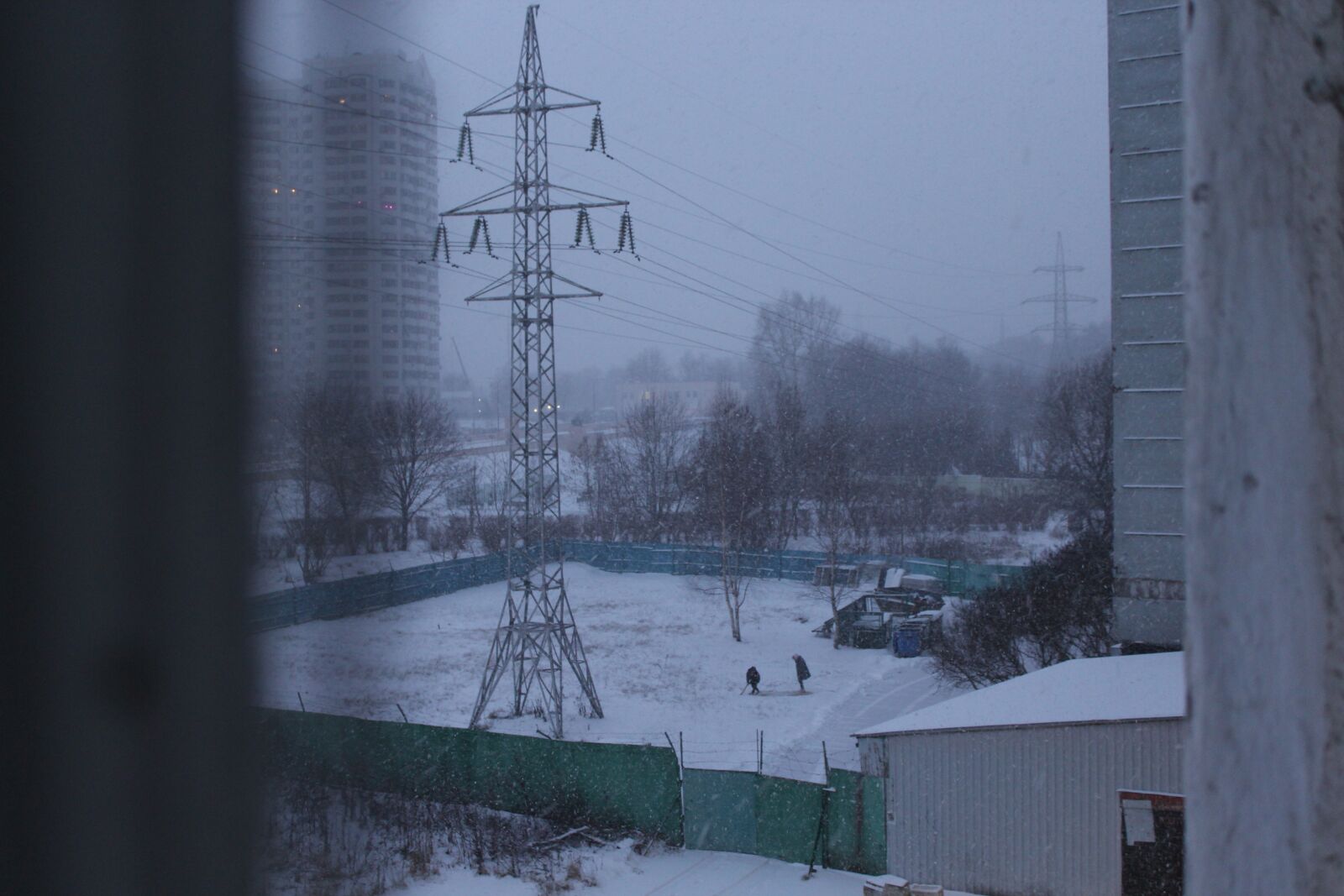 Canon EOS 1200D (EOS Rebel T5 / EOS Kiss X70 / EOS Hi) sample photo. Winter, city, snow photography
