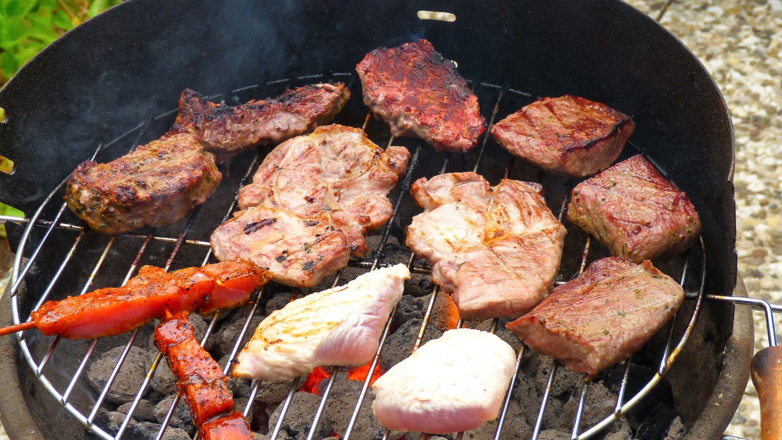 Panasonic Lumix DMC-FZ40 (Lumix DMC-FZ45) sample photo. Grill, barbecue, grilling photography