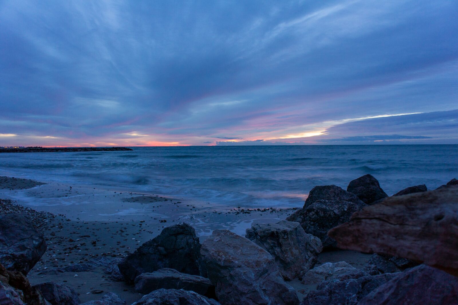 Sony Alpha NEX-3 + Sony E 18-55mm F3.5-5.6 OSS sample photo. Sea, sand, sky photography