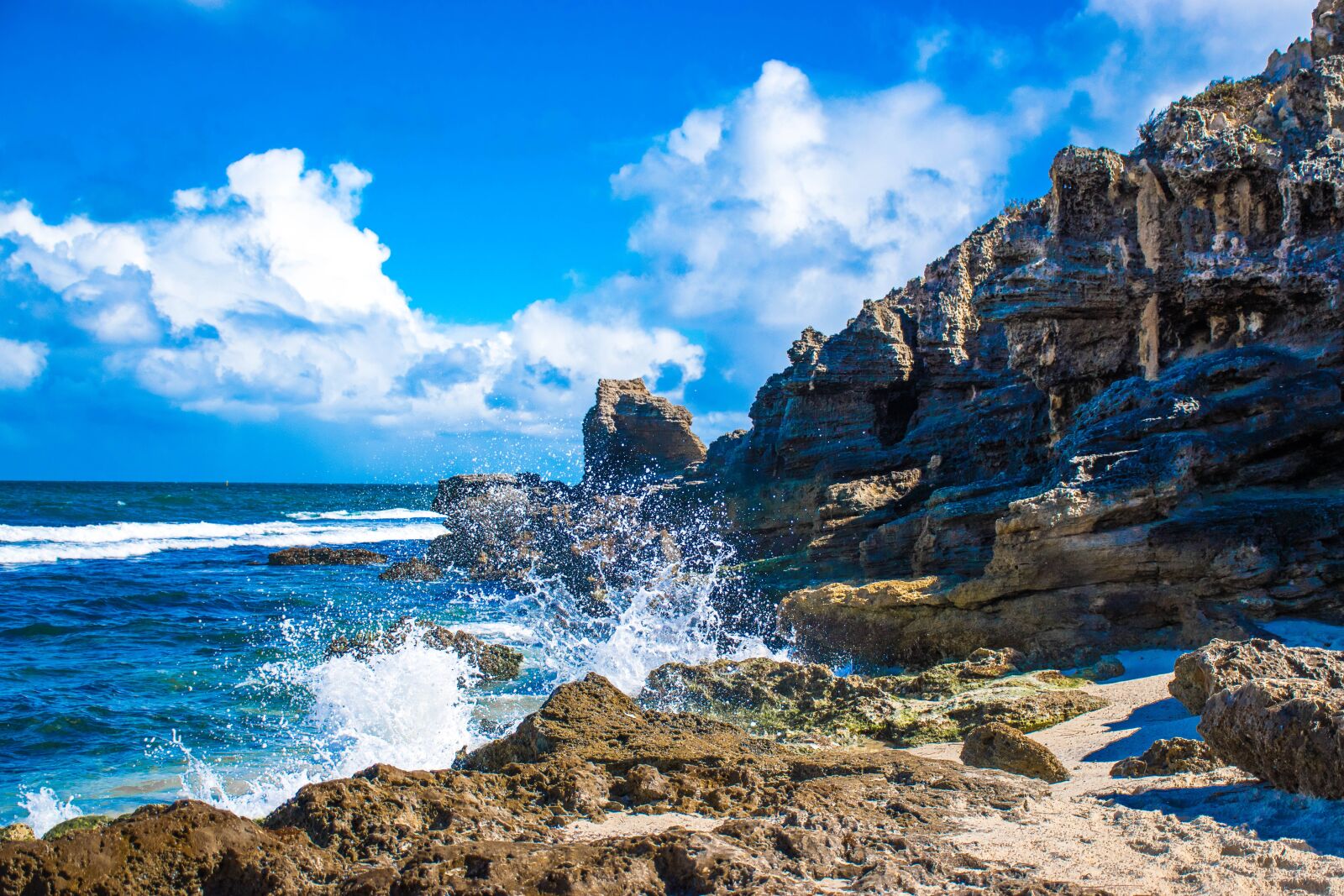 Nikon D5600 sample photo. Waves, beach, reef photography