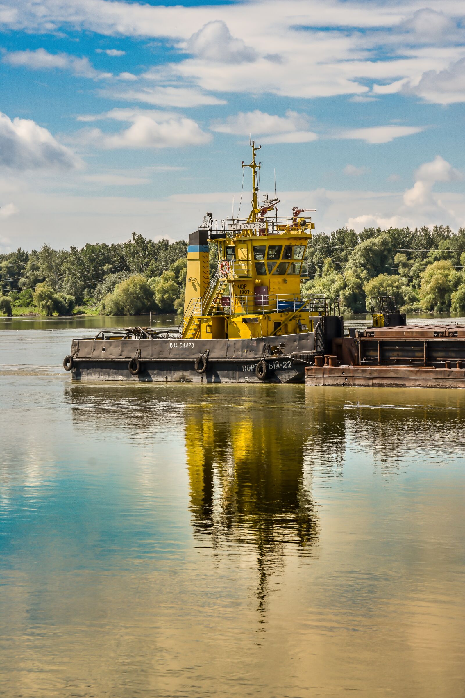 Nikon D7200 sample photo. Pusher, tug, river photography