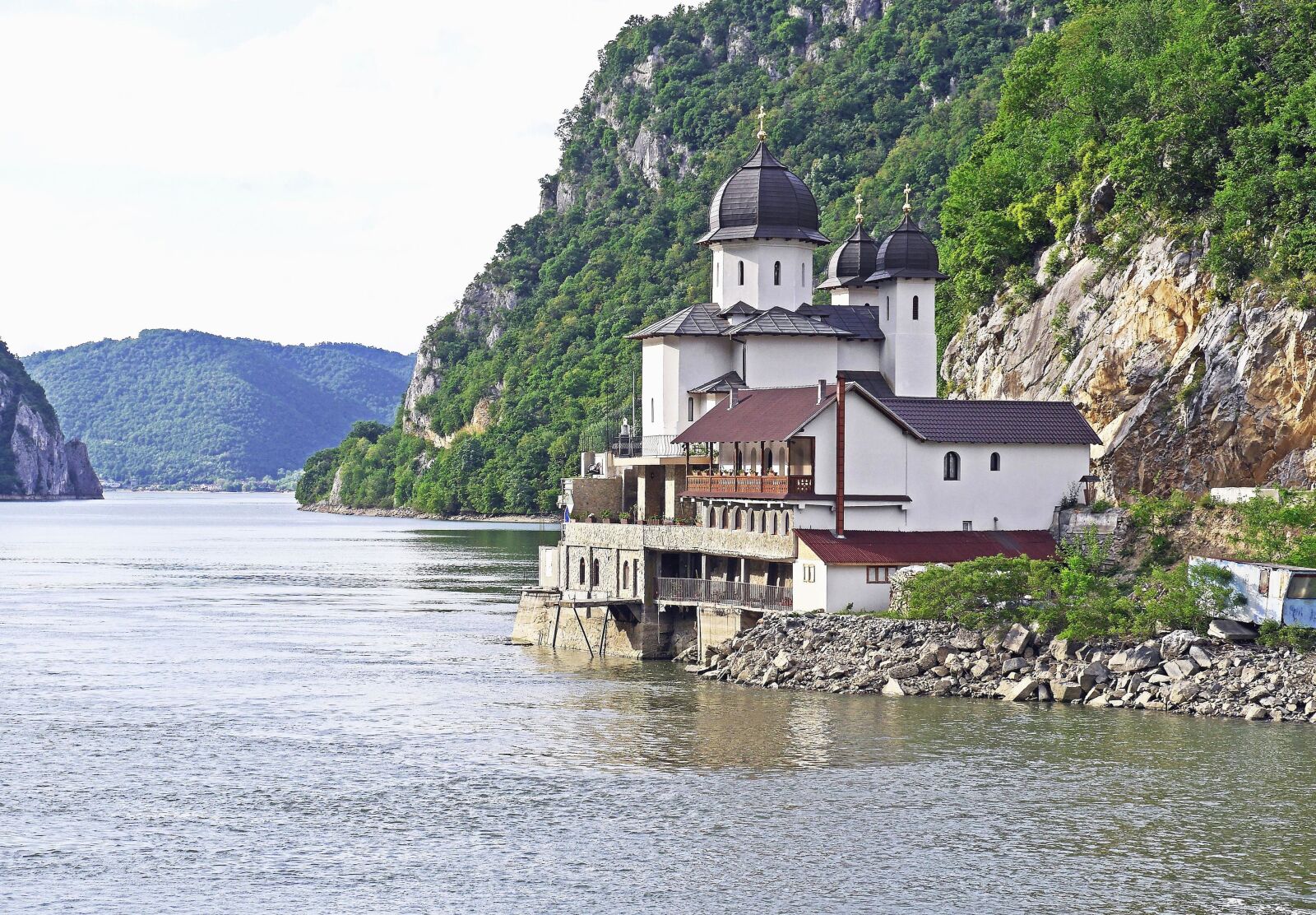 Panasonic Lumix DMC-GH3 sample photo. Water, building, river, church photography