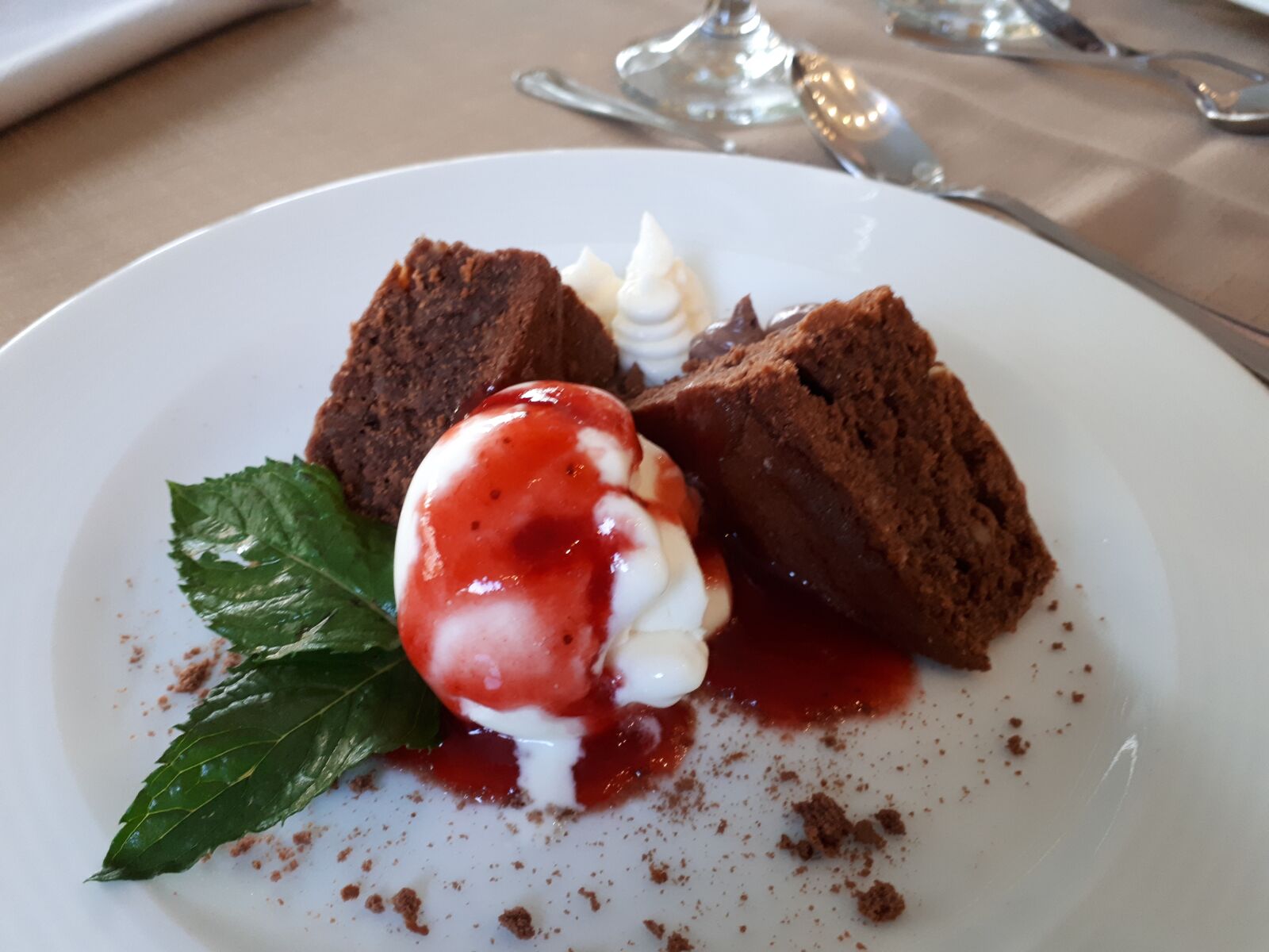 Samsung Galaxy A5(2017) sample photo. Dessert, cake, chocolate photography