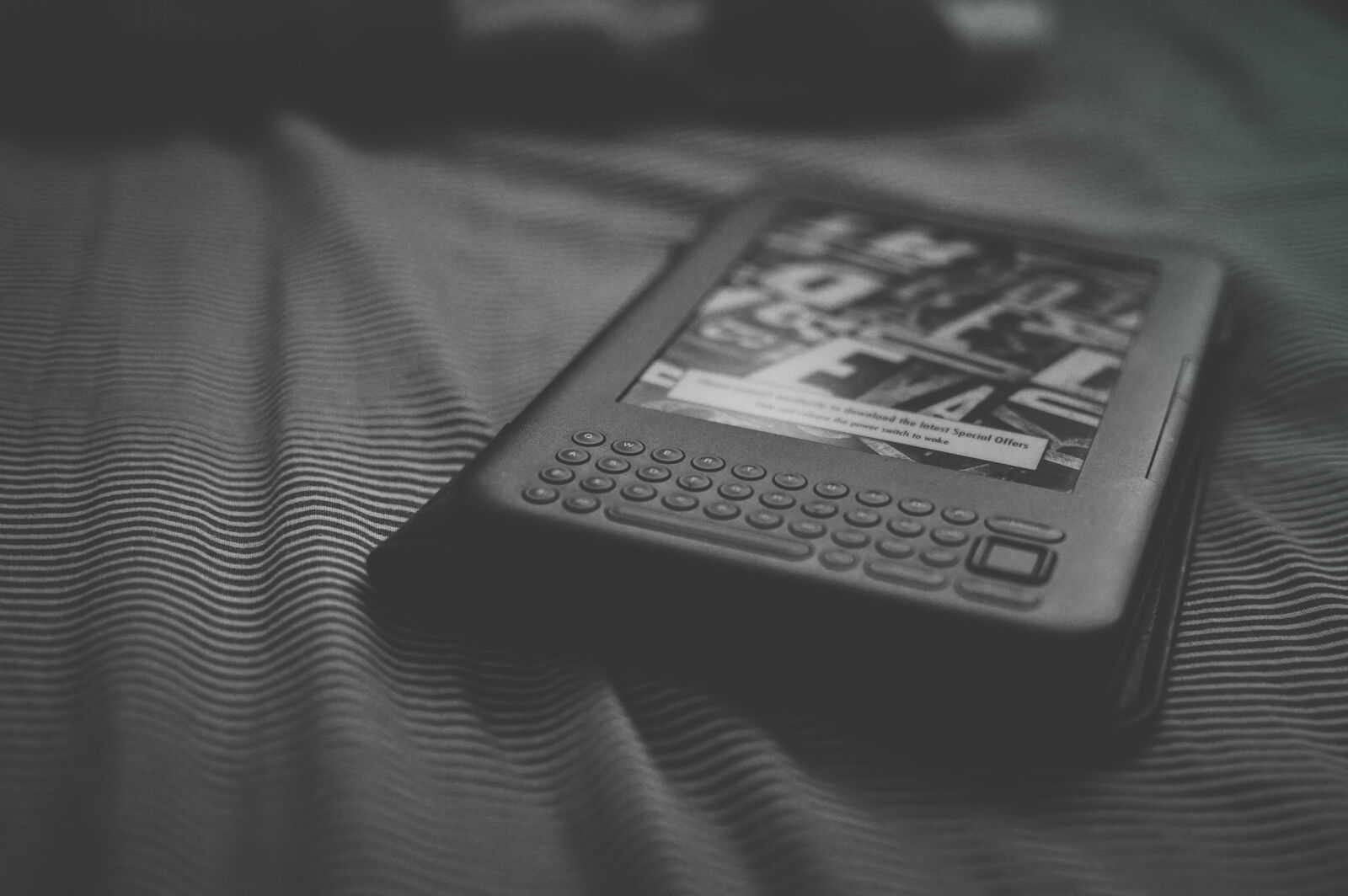 Nikon D3200 + Nikon AF-S DX Nikkor 35mm F1.8G sample photo. Black, and, white, bed photography