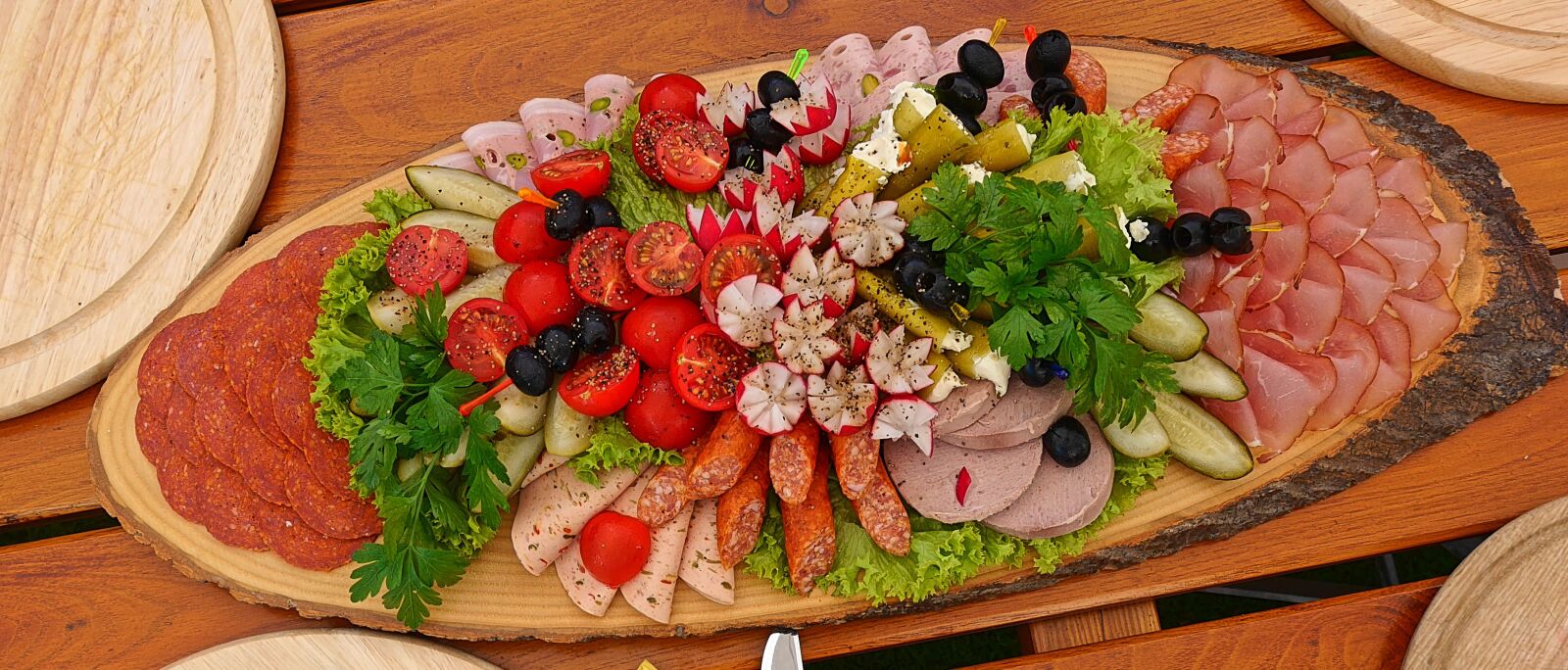 Panasonic Lumix DMC-G6 sample photo. Snack, wurstplatte, eat photography