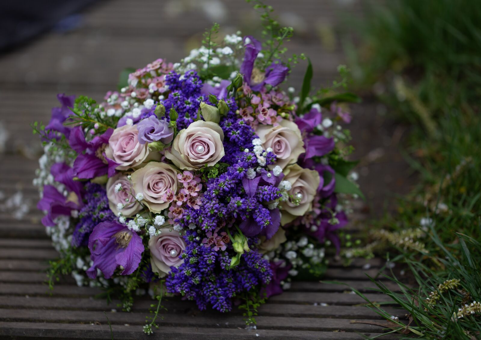 Canon EF 100mm F2.8L Macro IS USM sample photo. Bridal bouquet, bouquet, wedding photography