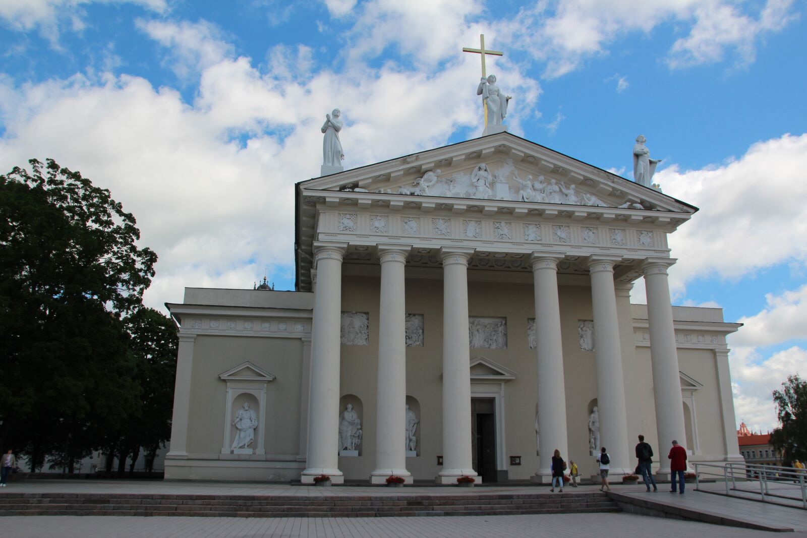 Canon EOS 600D (Rebel EOS T3i / EOS Kiss X5) sample photo. Archbishop, cathedral, vilnius photography