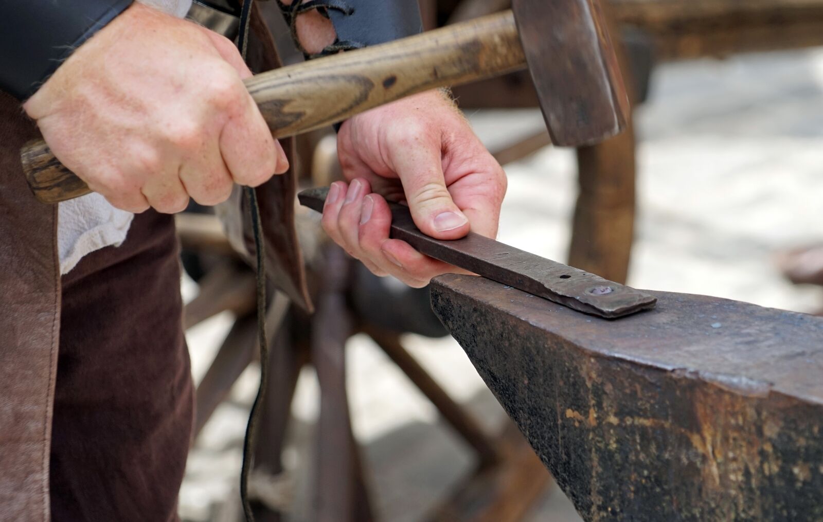 Sony a7 + Sony FE 24-240mm F3.5-6.3 OSS sample photo. Forge, blacksmith, hammer photography