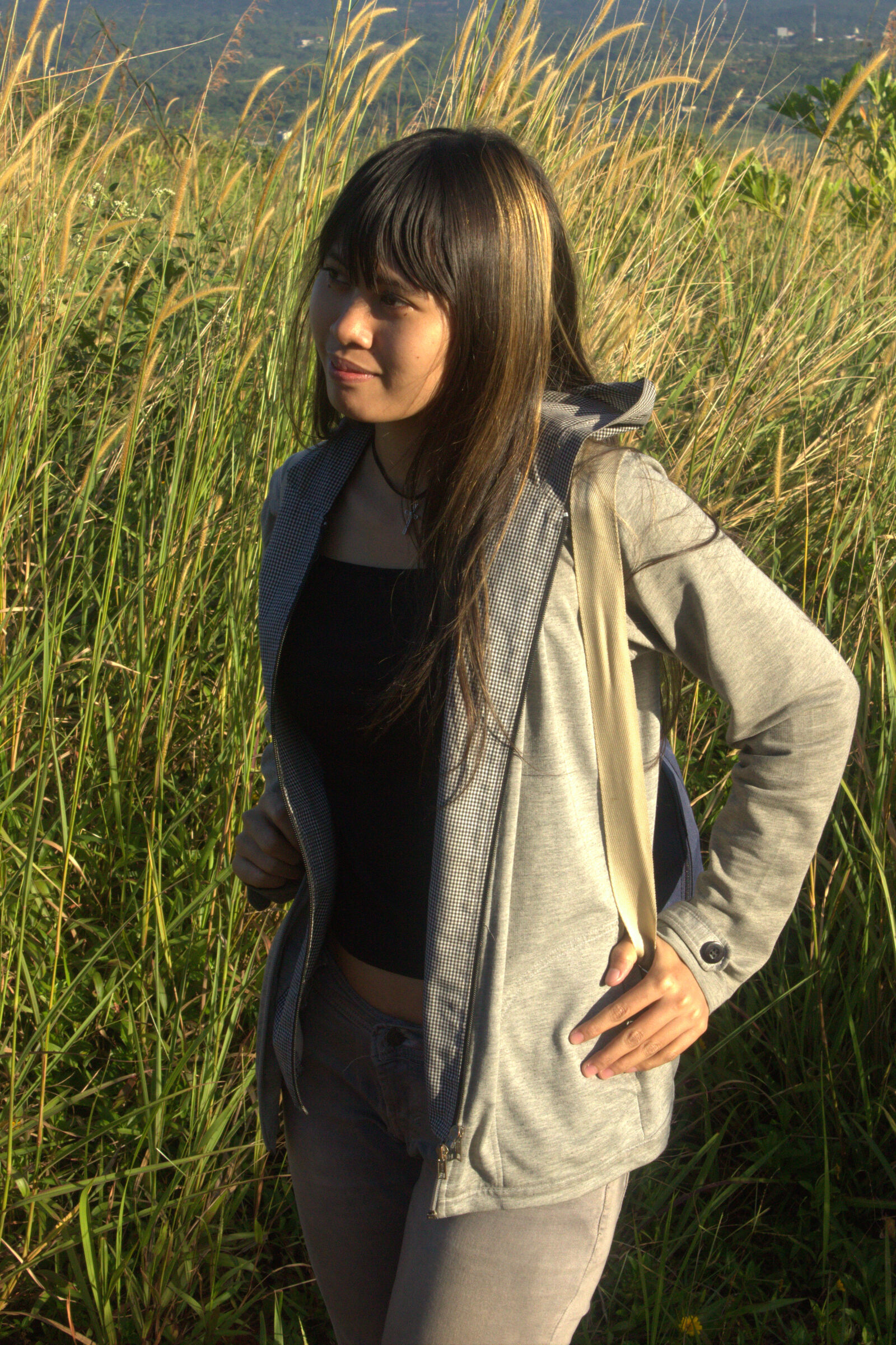 Canon EOS 600D (Rebel EOS T3i / EOS Kiss X5) sample photo. Asian, girl, field, girl photography