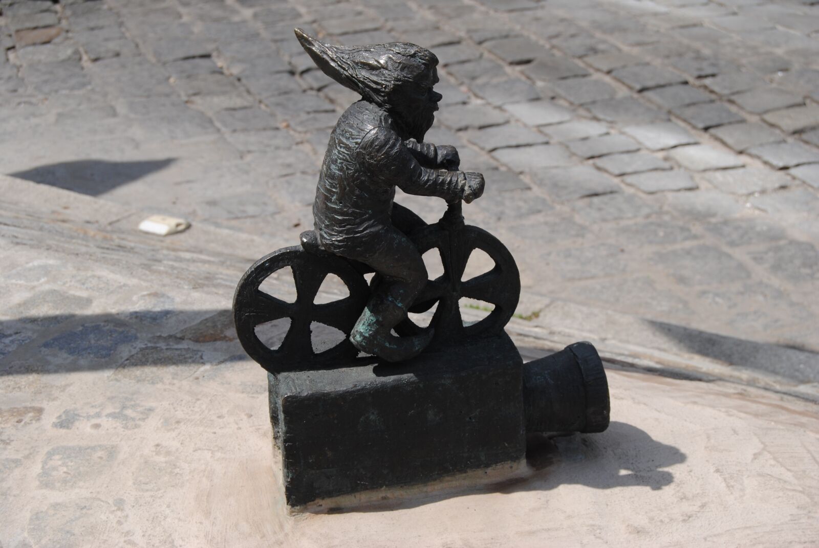 Nikon D3000 sample photo. People, leprechaun, wroclaw dwarf photography