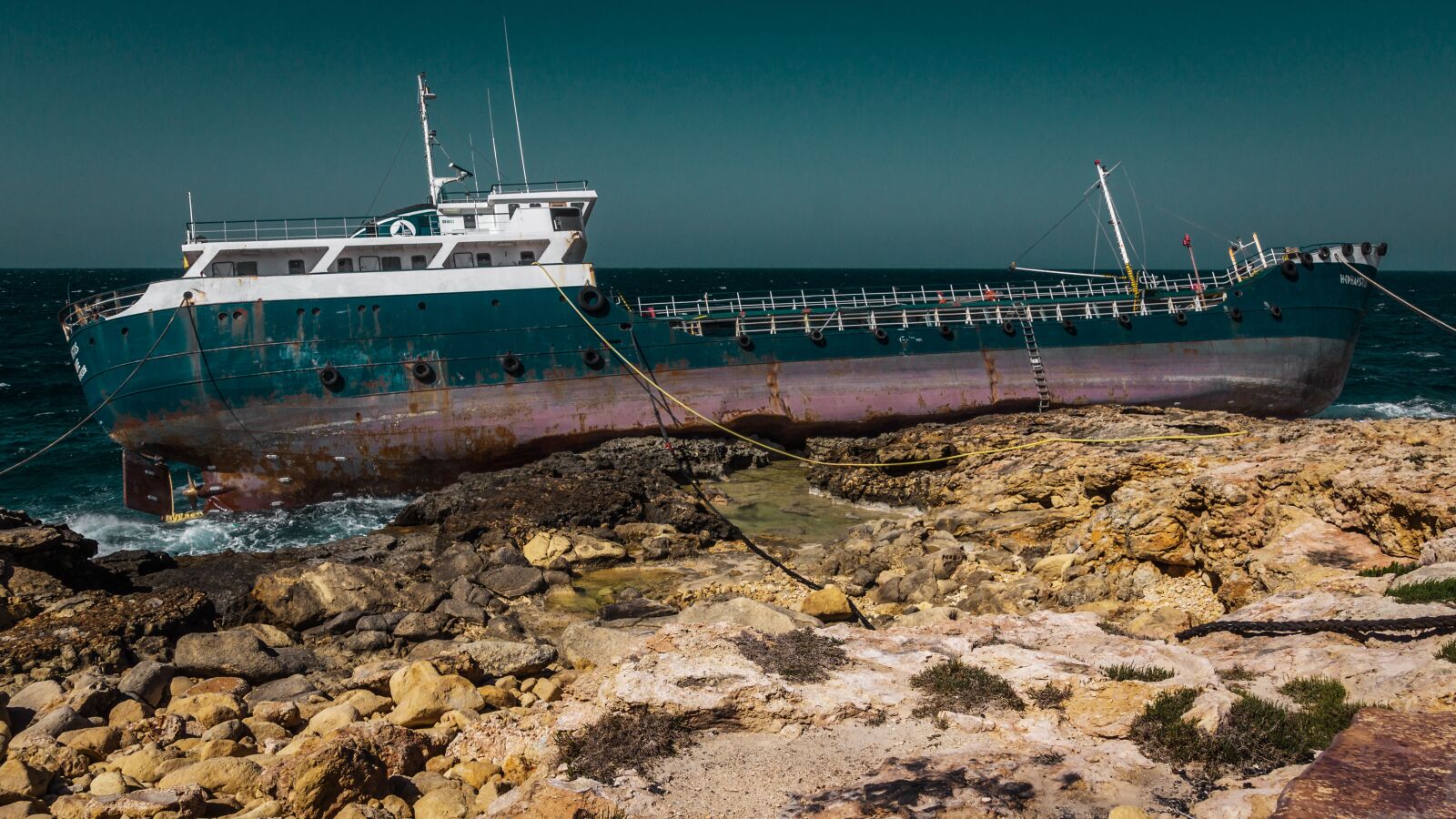 Sony SLT-A77 sample photo. General average, wreck, stranded photography