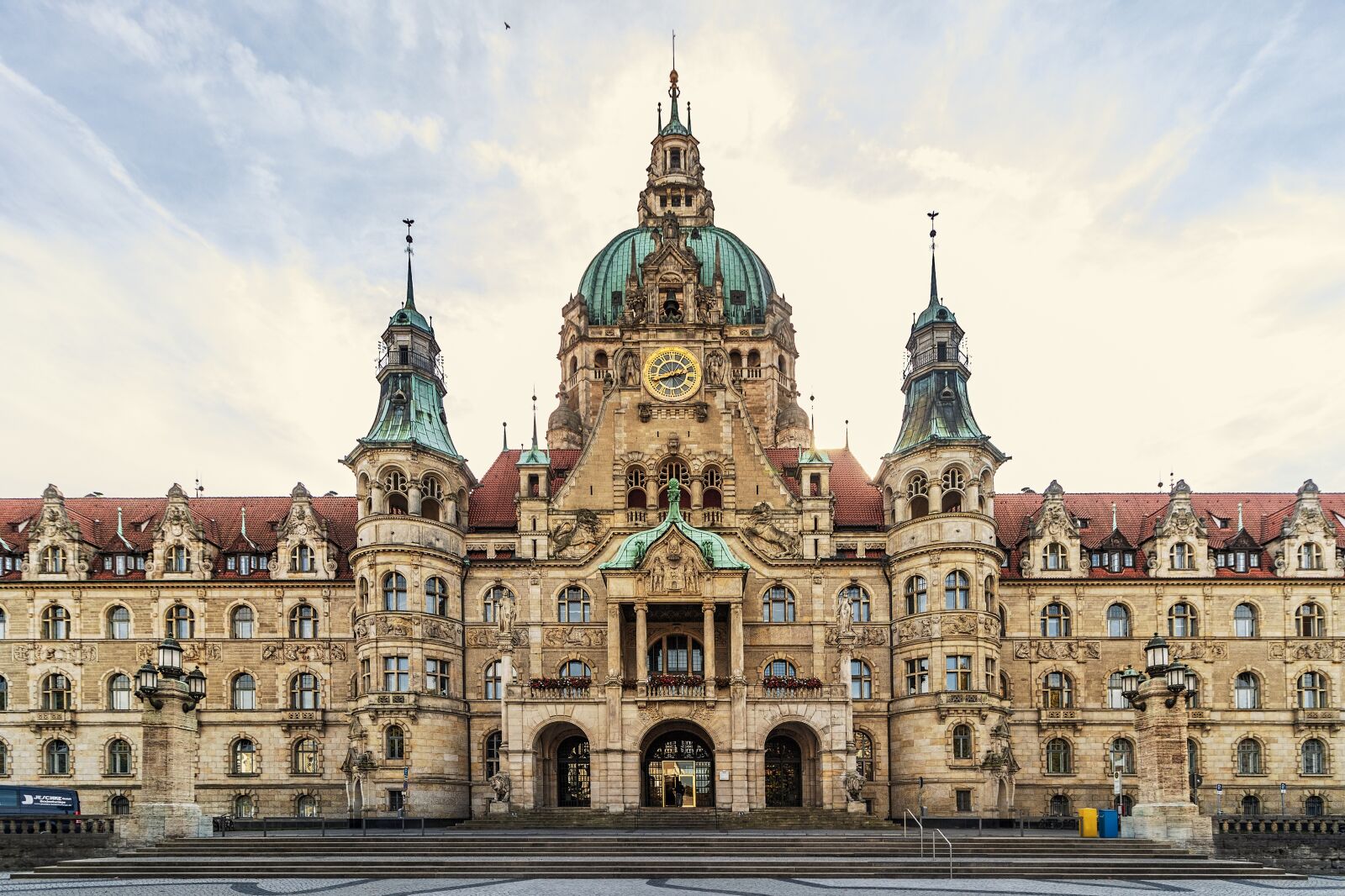 Canon EOS 750D (EOS Rebel T6i / EOS Kiss X8i) sample photo. New town hall, hanover photography