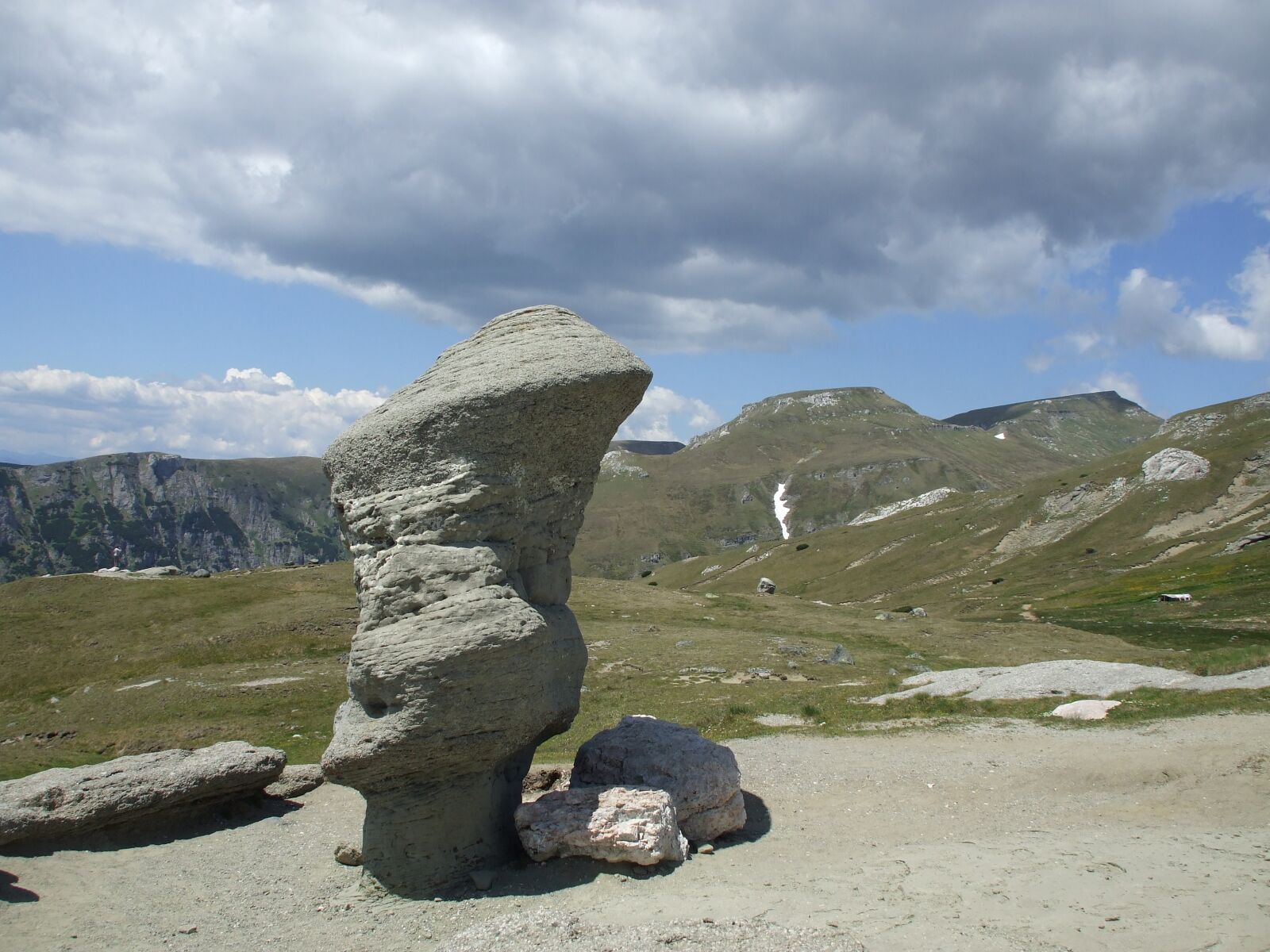 Fujifilm FinePix A800 sample photo. Busteni, romania, rock photography