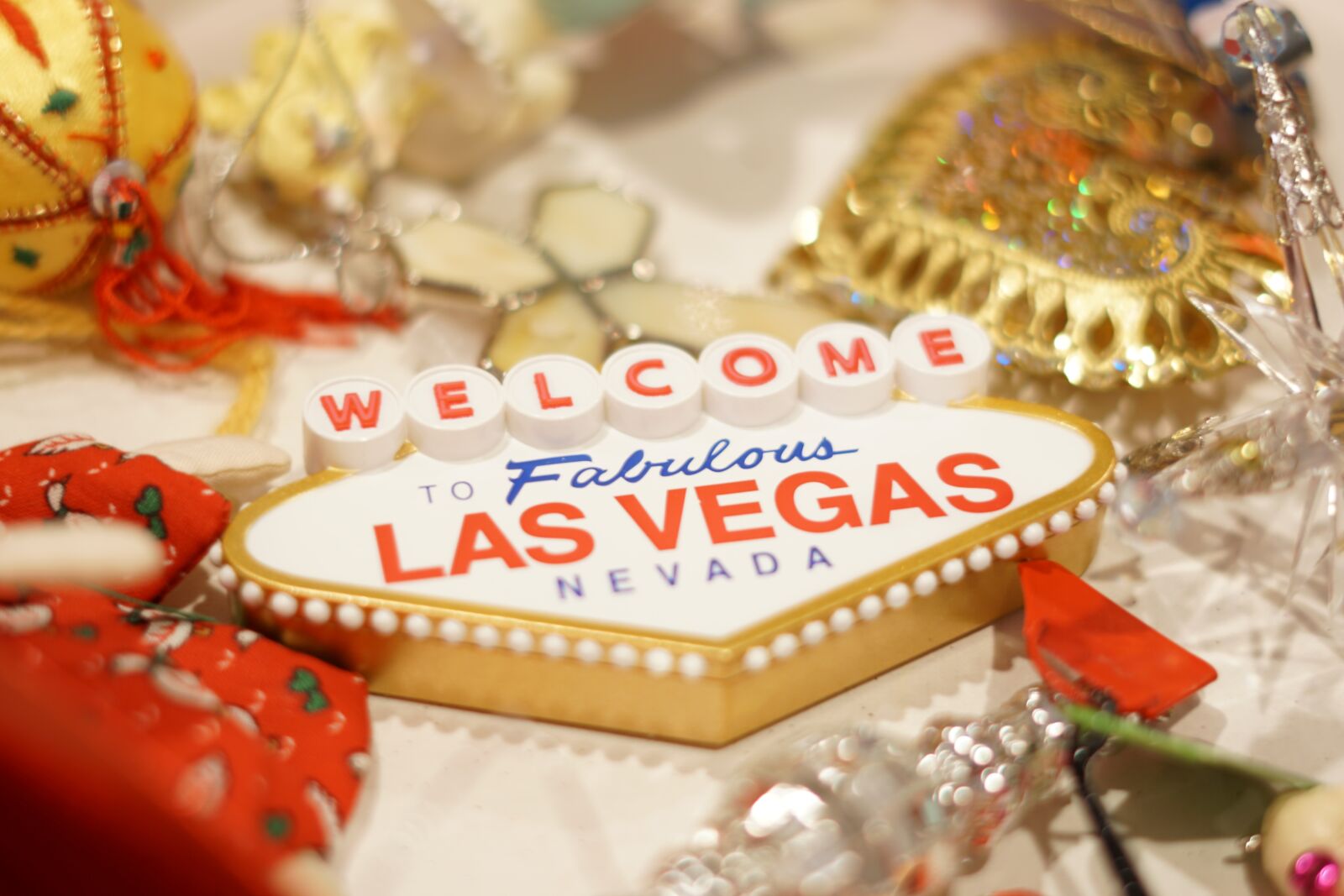 Sony a6300 + Sony FE 50mm F1.8 sample photo. Welcome, las vegas, sign photography