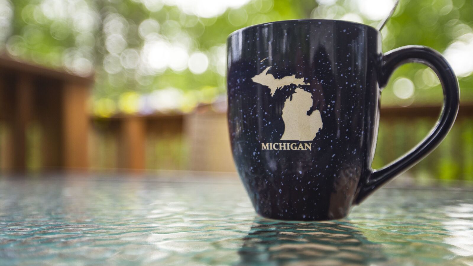 Canon EOS 6D + Canon EF 16-35mm F2.8L II USM sample photo. Mug, travel, michigan photography