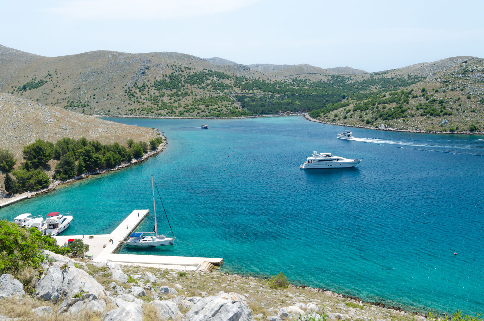 Nikon D5100 sample photo. Bay, beach, boat, coast photography