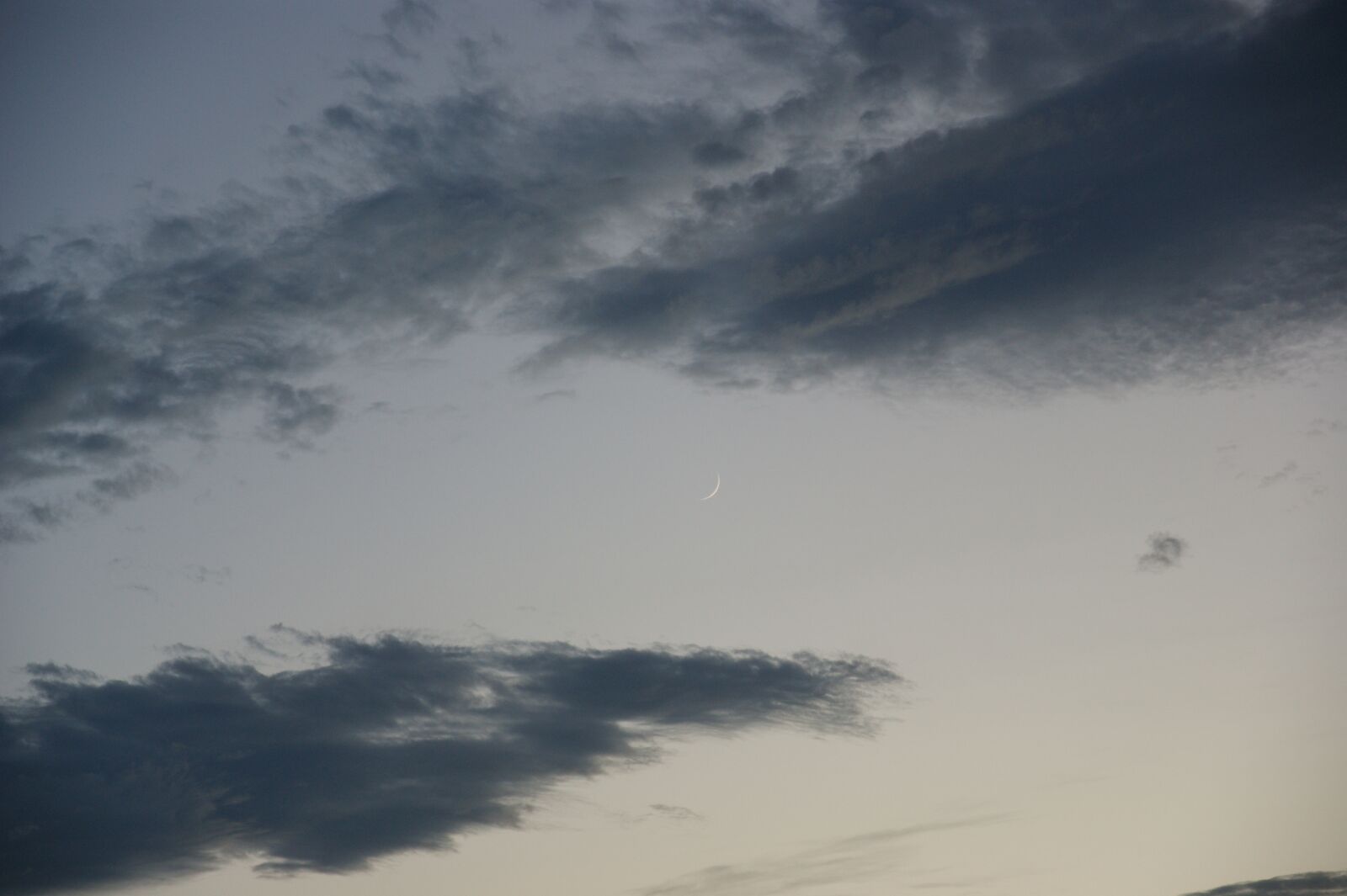 Sony Alpha DSLR-A350 sample photo. Moon, at dusk, sunset photography
