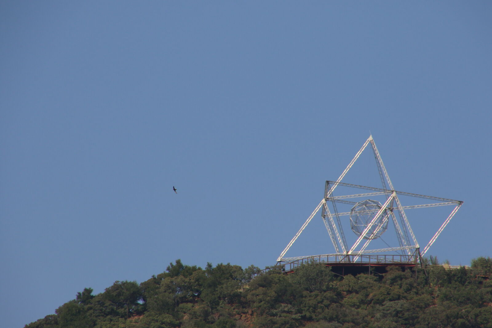 Canon EOS 7D Mark II sample photo. Aliens, blue, sky, modern photography