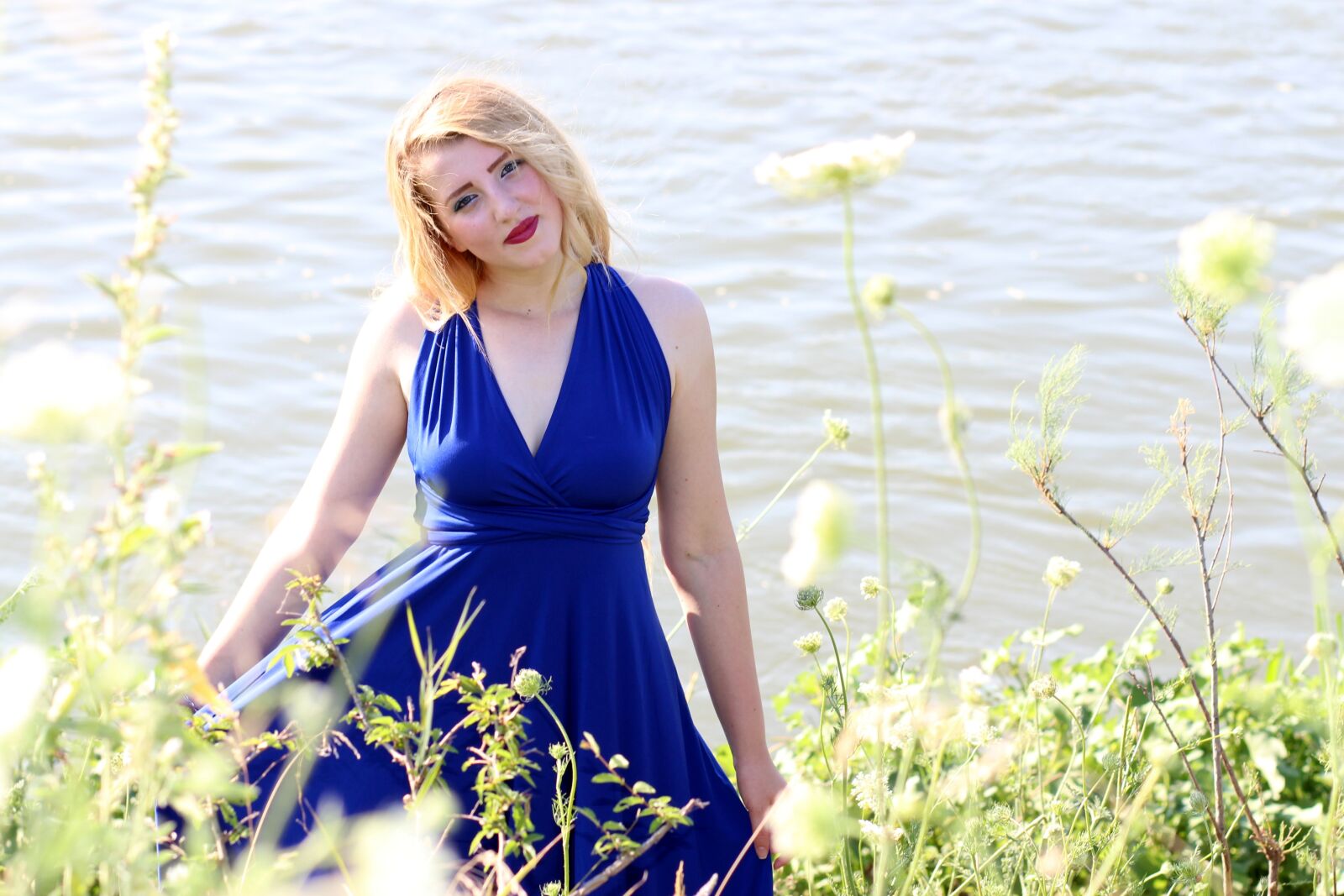 Canon EOS 700D (EOS Rebel T5i / EOS Kiss X7i) + Canon EF 85mm F1.8 USM sample photo. Girl, dress, blue photography