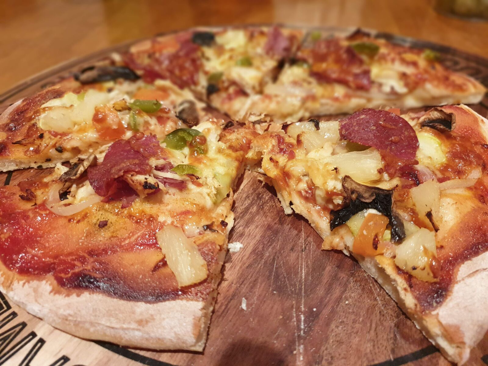 Samsung Galaxy S9 sample photo. Pizza, homemade food, fast photography