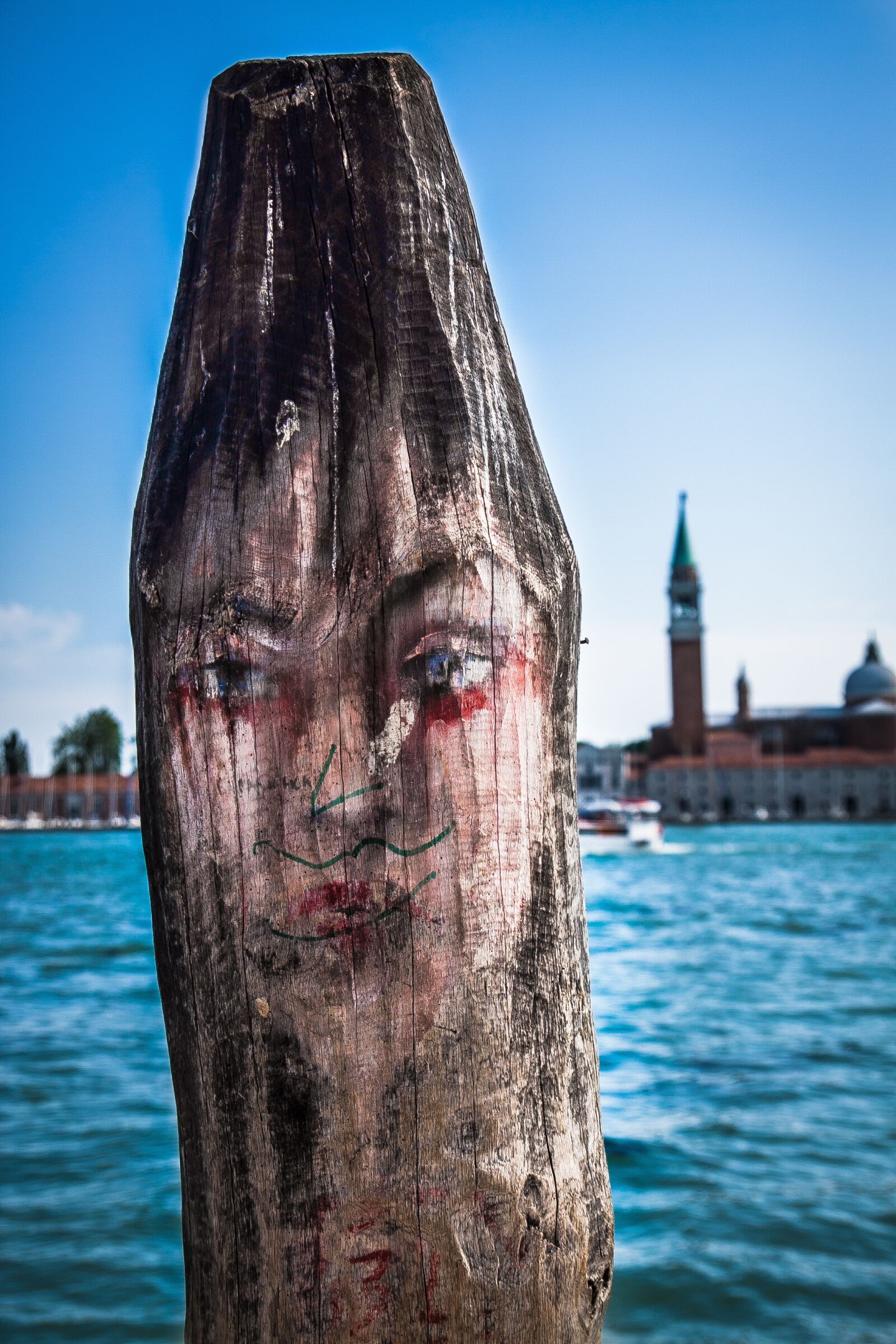 Canon EOS 50D sample photo. Venice, painted wood, post photography