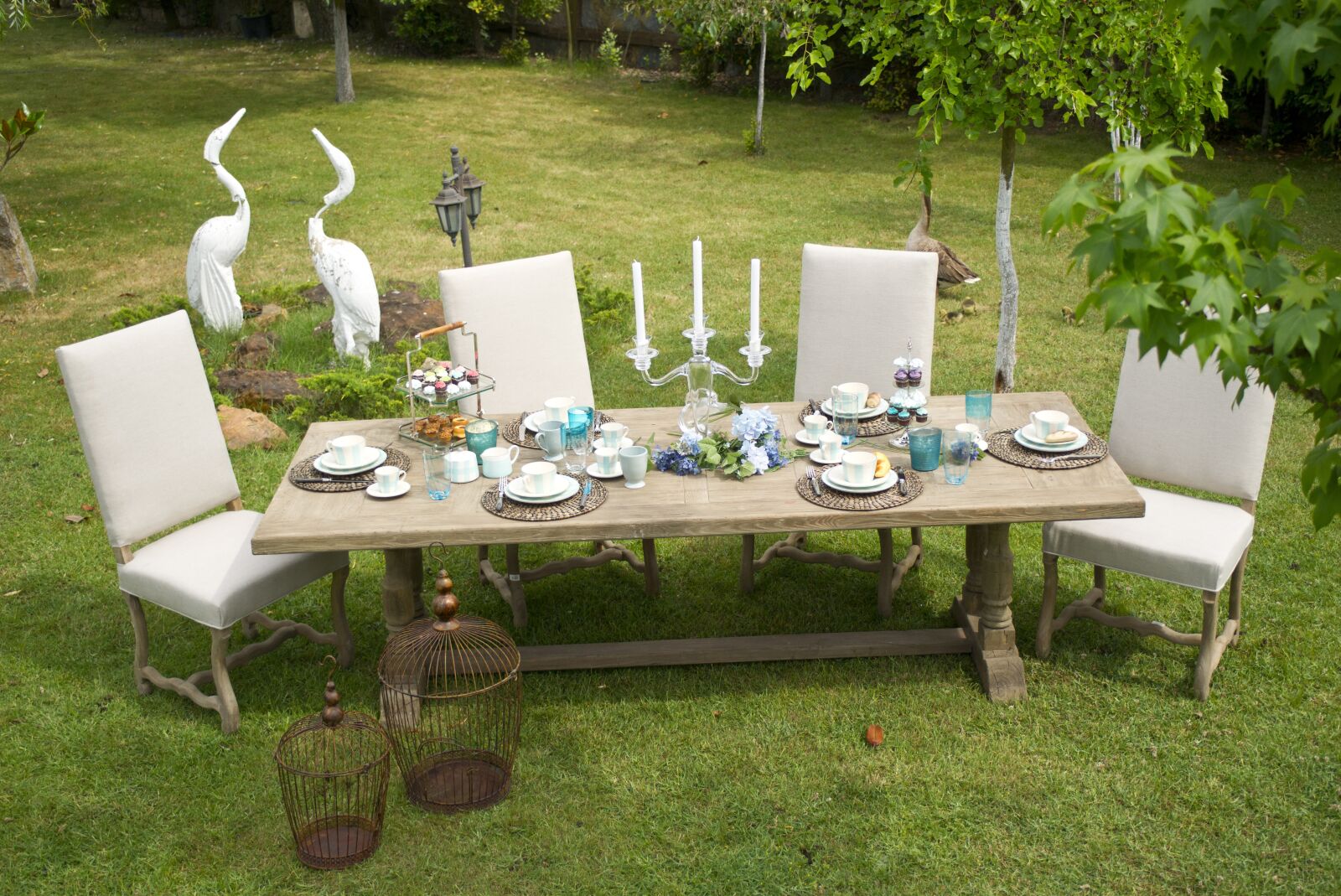 Sony Alpha DSLR-A850 sample photo. Furniture, table, grass photography