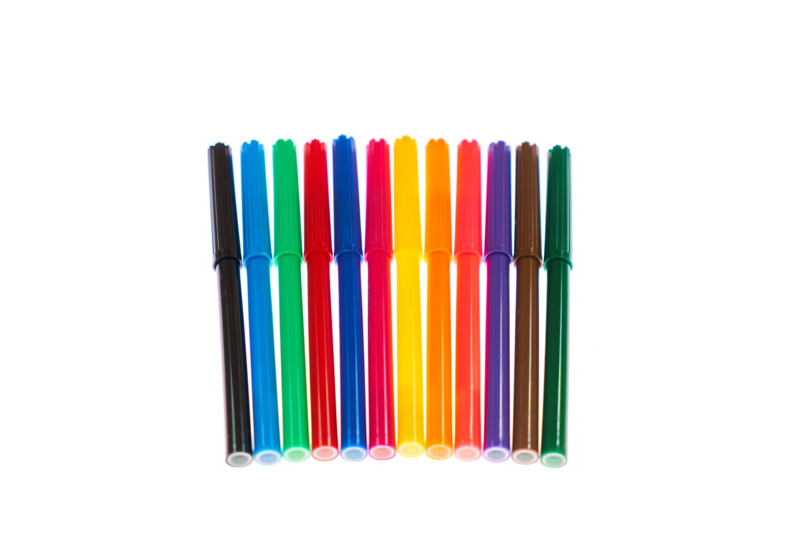 Sony a7R II sample photo. Pens, pen, colors photography