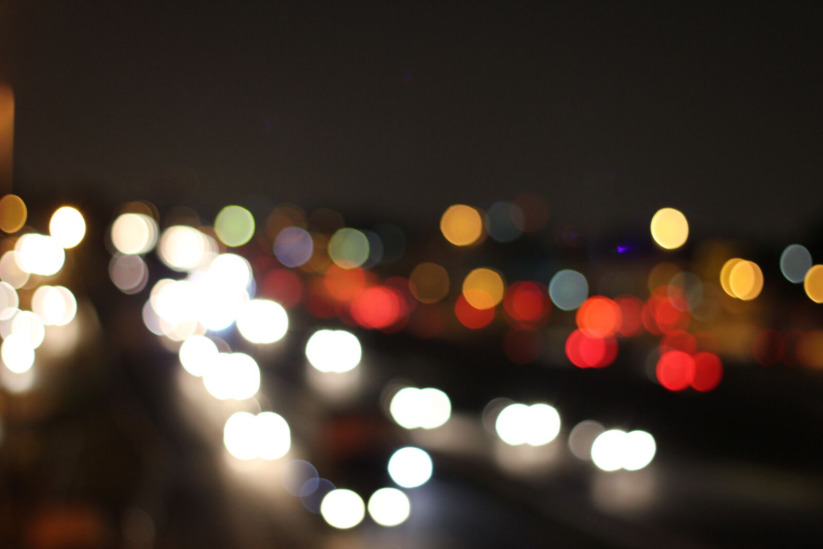 Canon EOS 550D (EOS Rebel T2i / EOS Kiss X4) sample photo. Dark, night, bokeh photography
