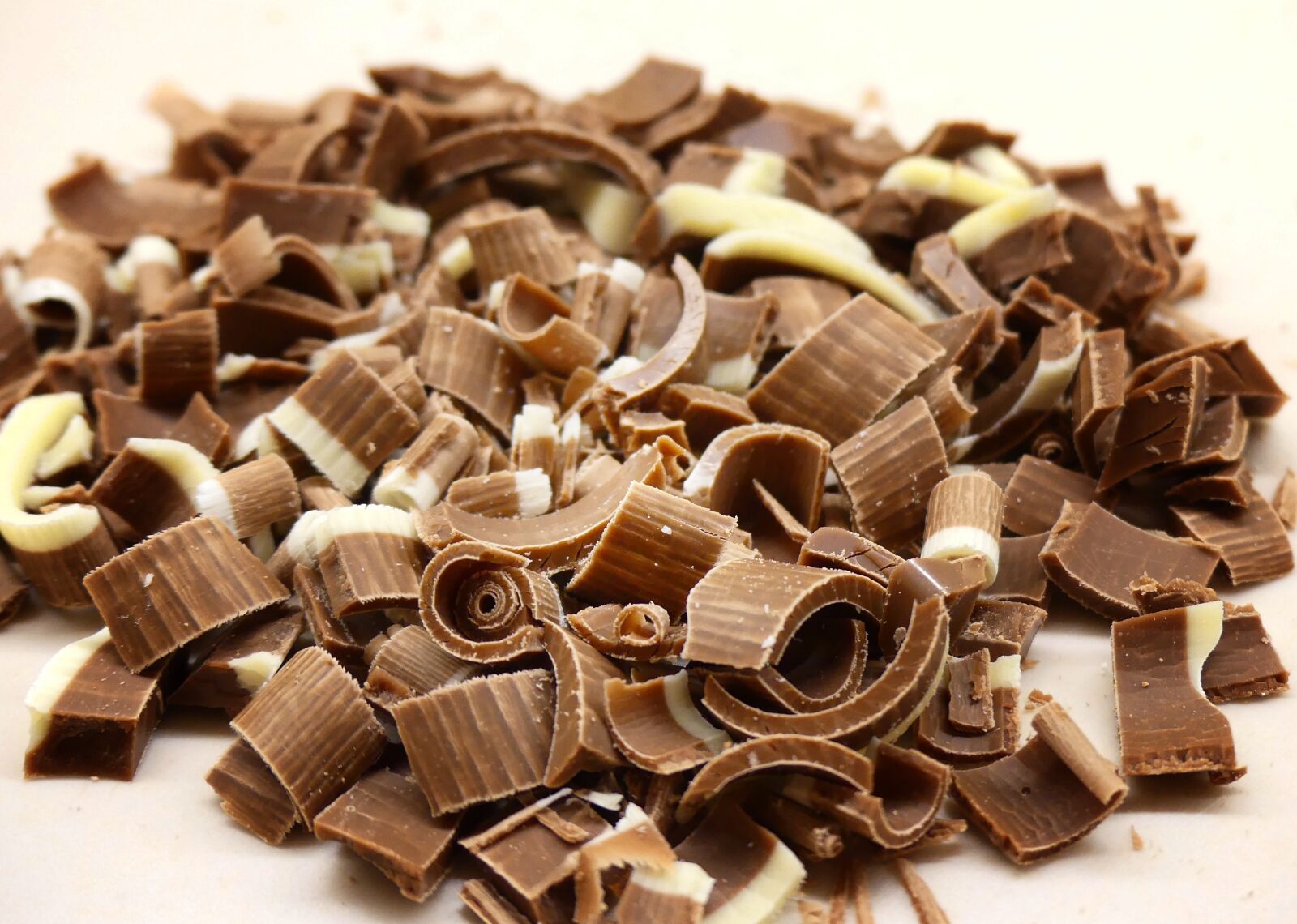 Panasonic Lumix DMC-FZ300 sample photo. Chocolate, food, candy photography
